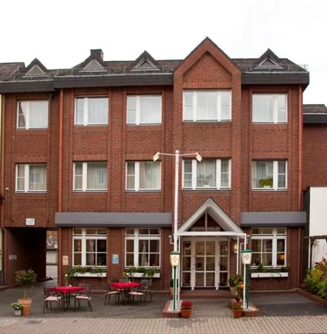 Facade/entrance, Property Building in Aktivhotel Alter Kaiser