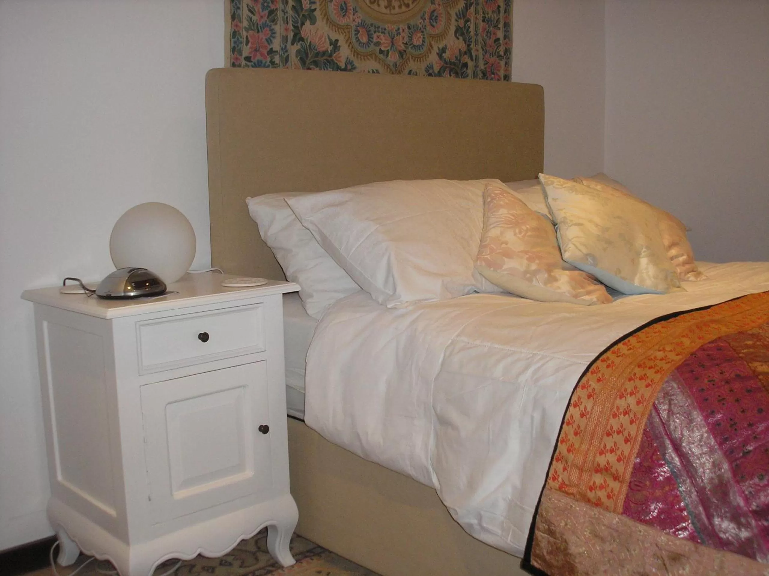 Decorative detail, Bed in Woodland Views