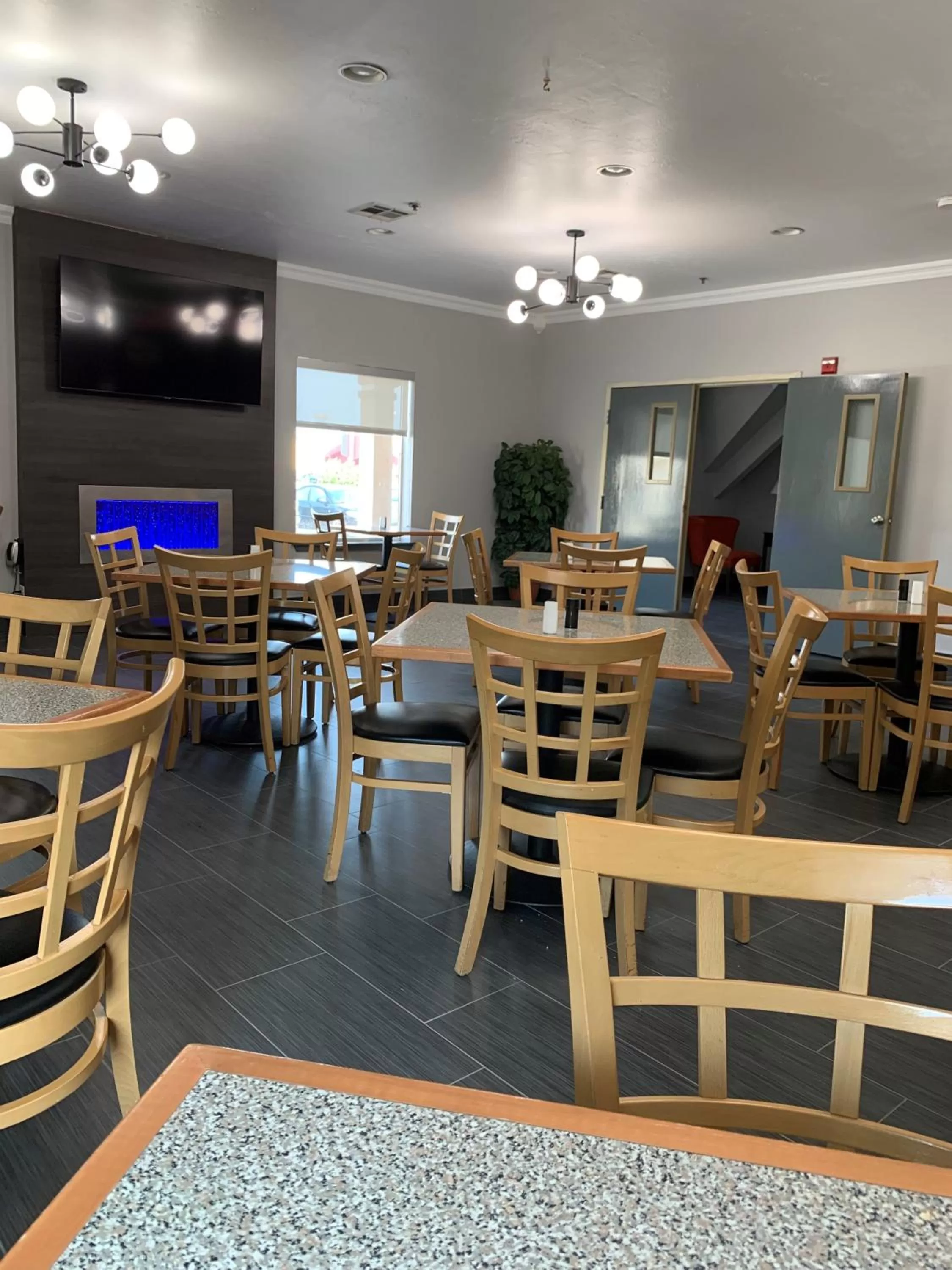 Breakfast in Howard Johnson by Wyndham Oklahoma City OKC Airport, Fairgrounds, I40