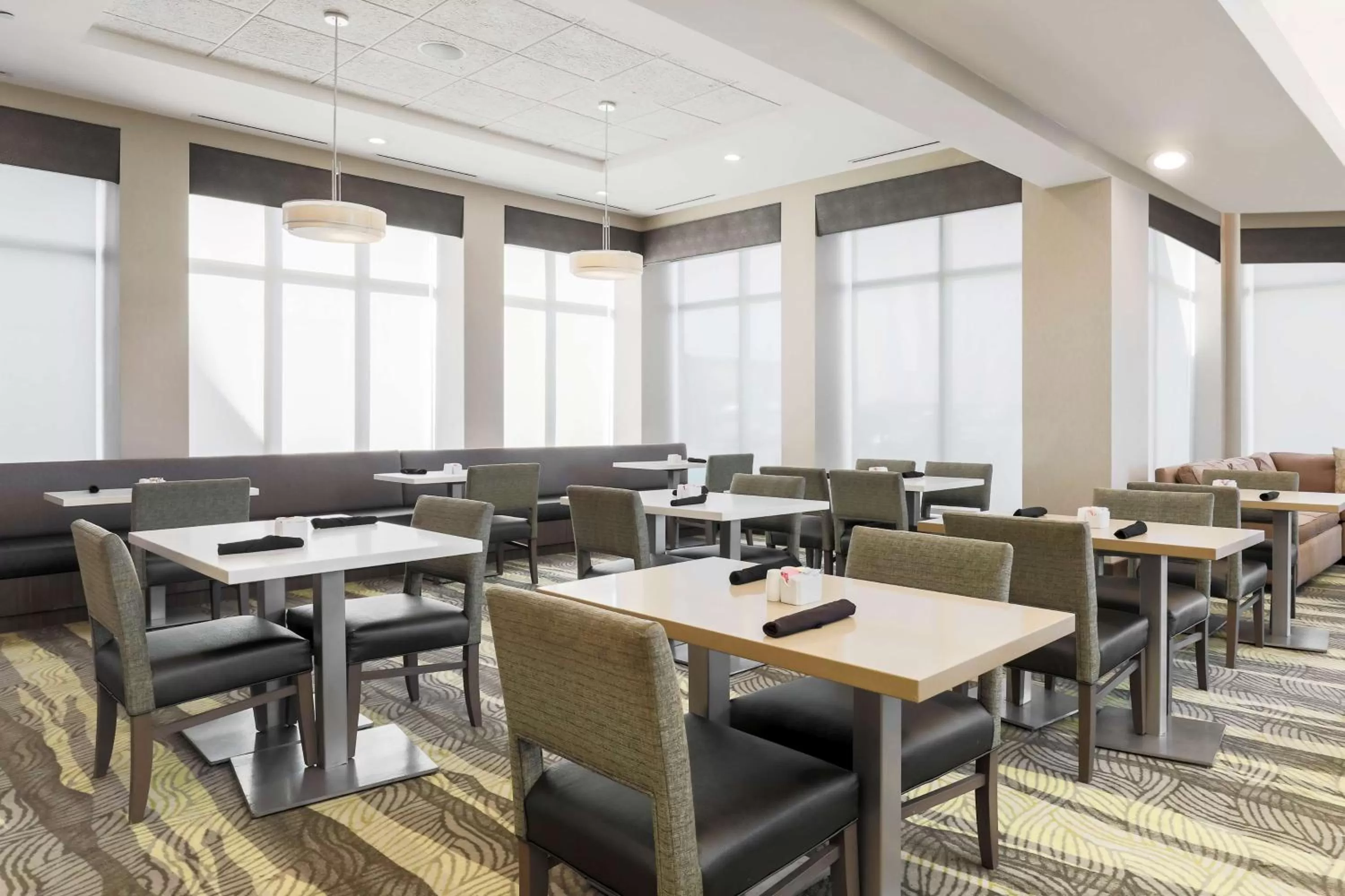 Restaurant/places to eat in Hilton Garden Inn Ardmore