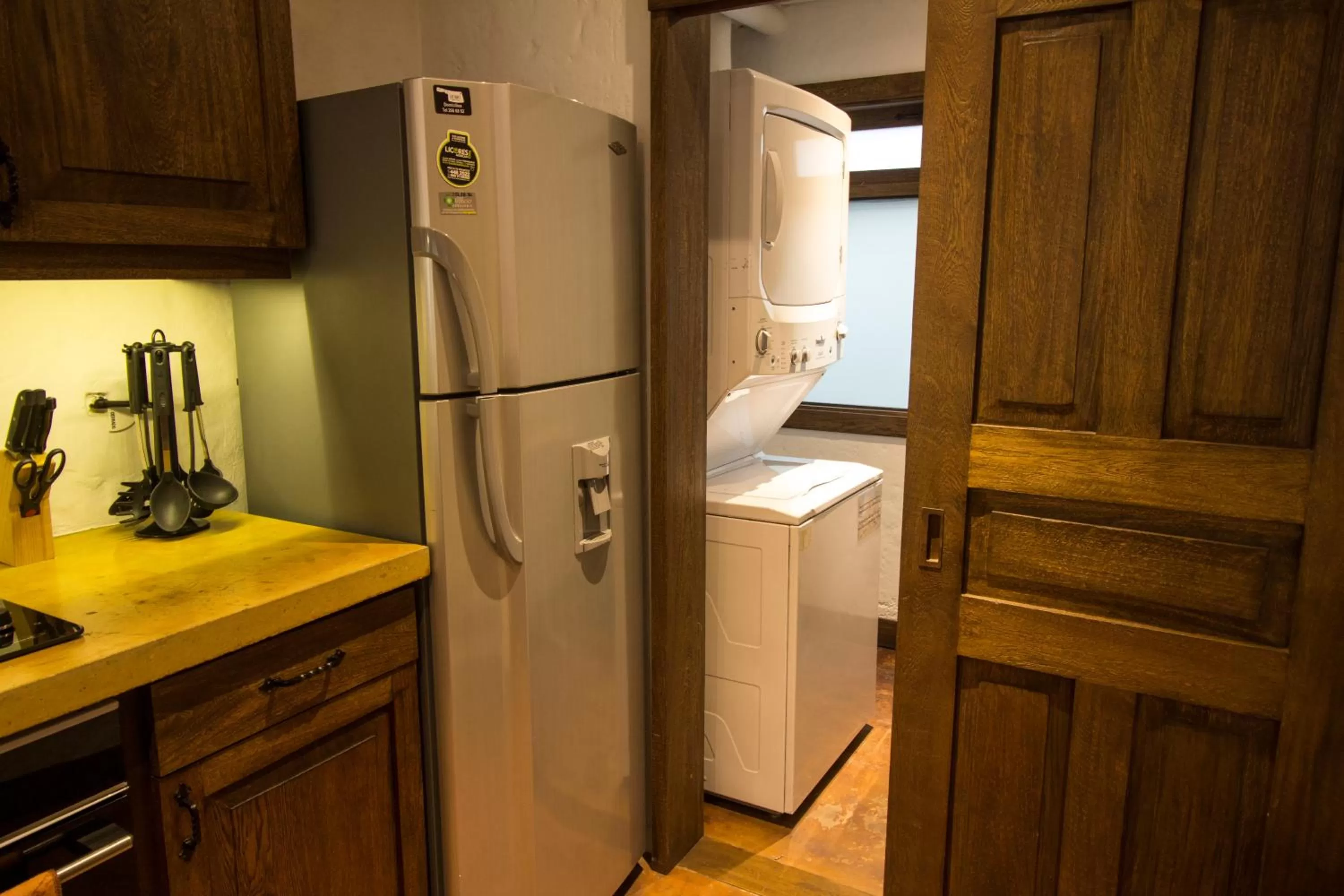 Kitchen or kitchenette, Bathroom in Casa Del Reloj