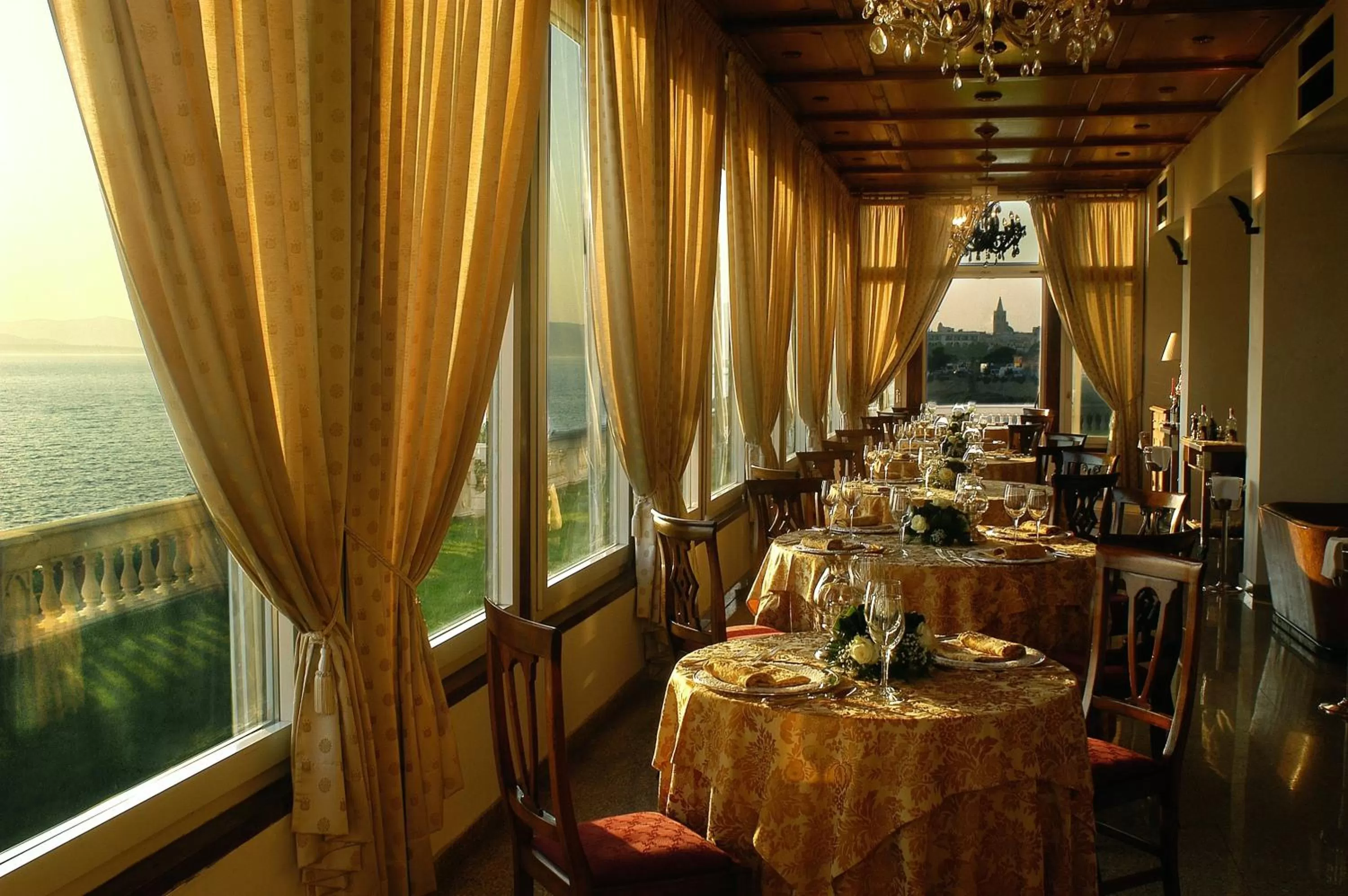 Restaurant/places to eat in Villa Las Tronas Hotel & SPA