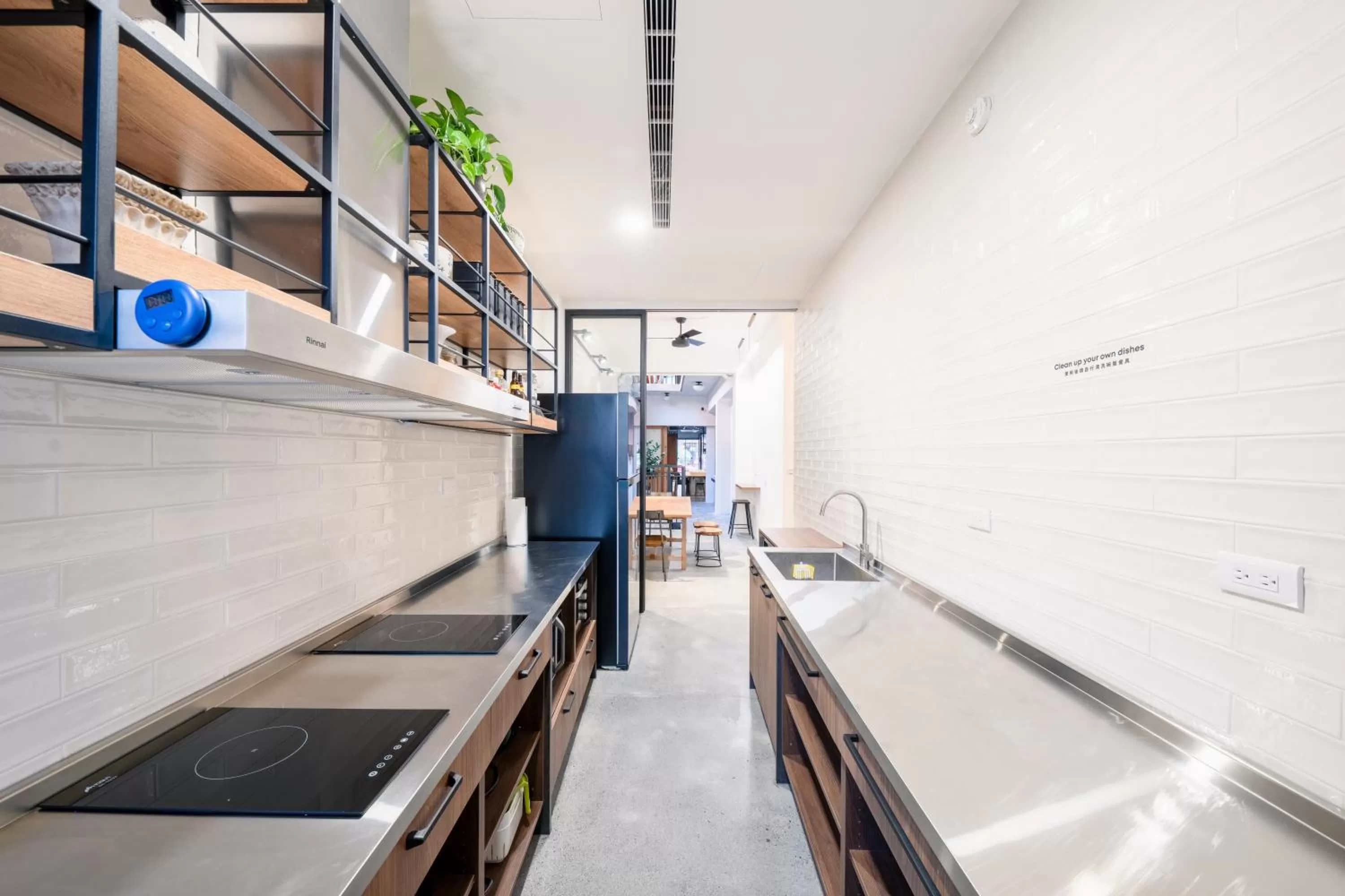 Communal kitchen in De Provintia Straat B&B