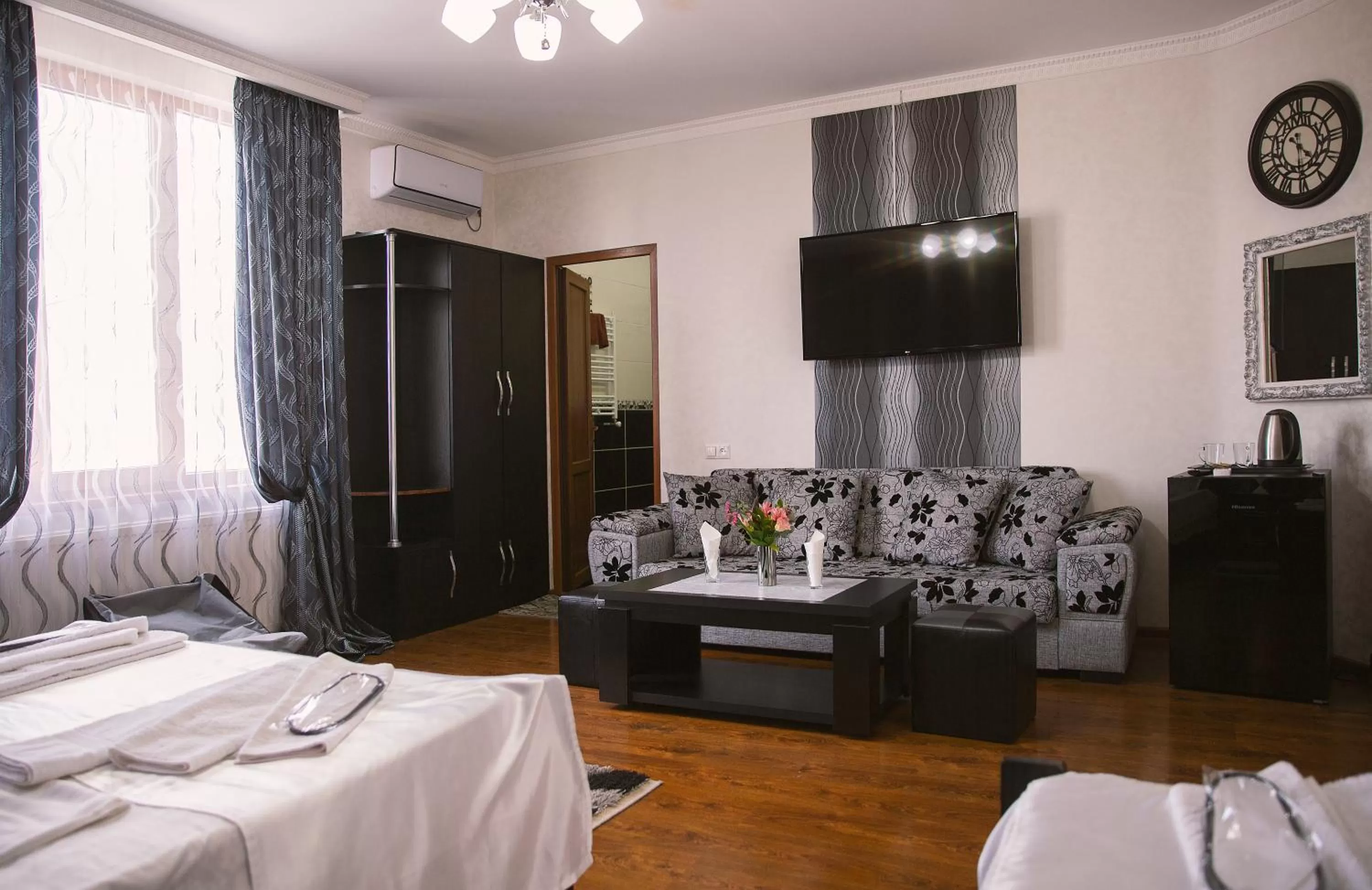 Bedroom, TV/Entertainment Center in Family Hotel Kolorit Old Tbilisi