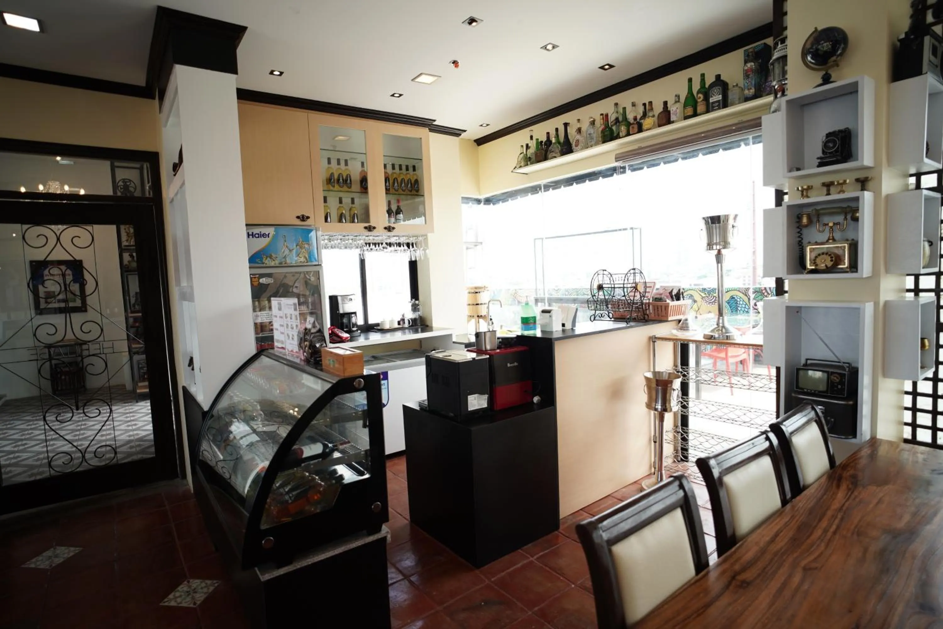 Lounge or bar in Heroes Hotel