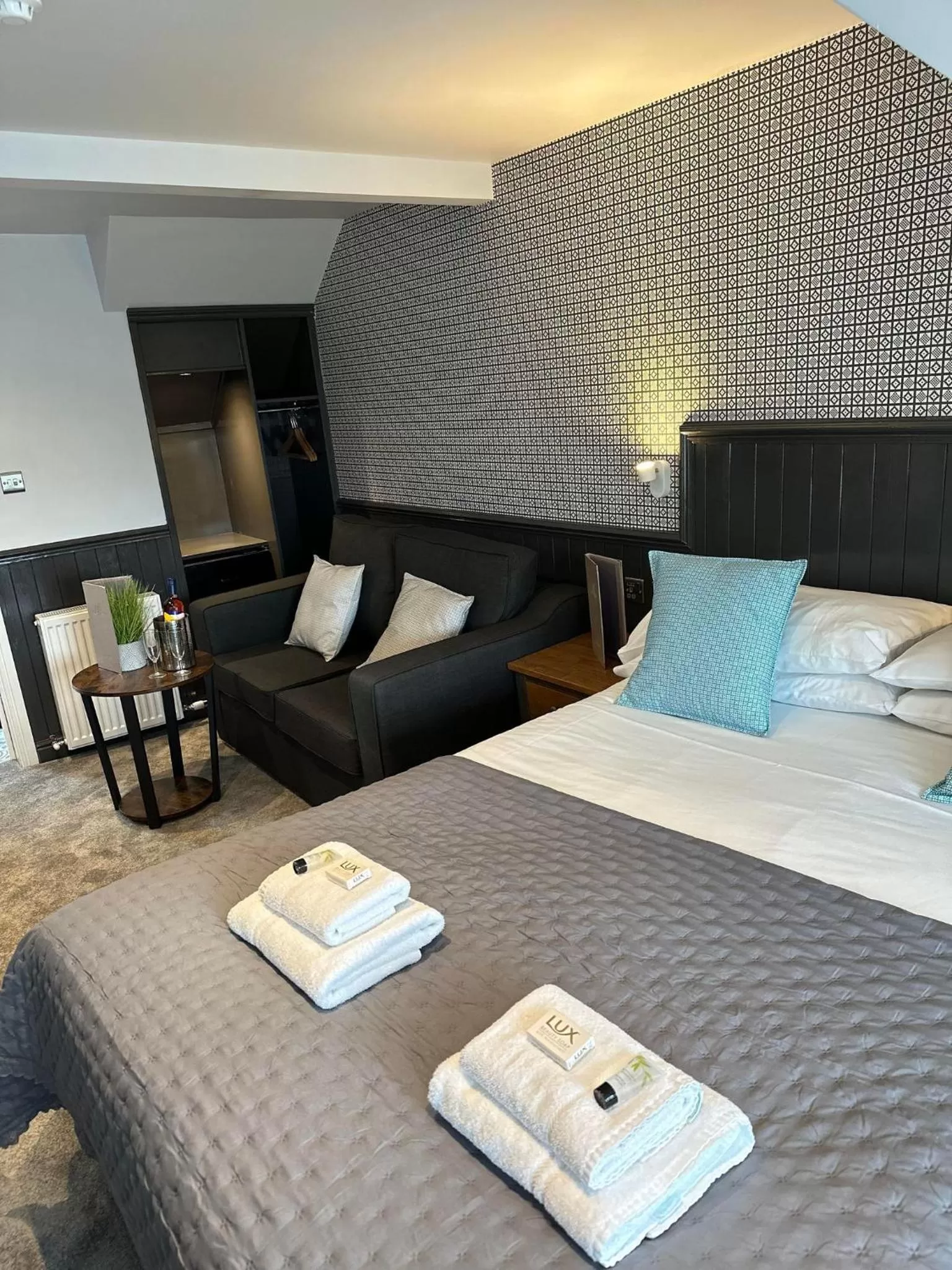 Bed in Nithsdale Hotel