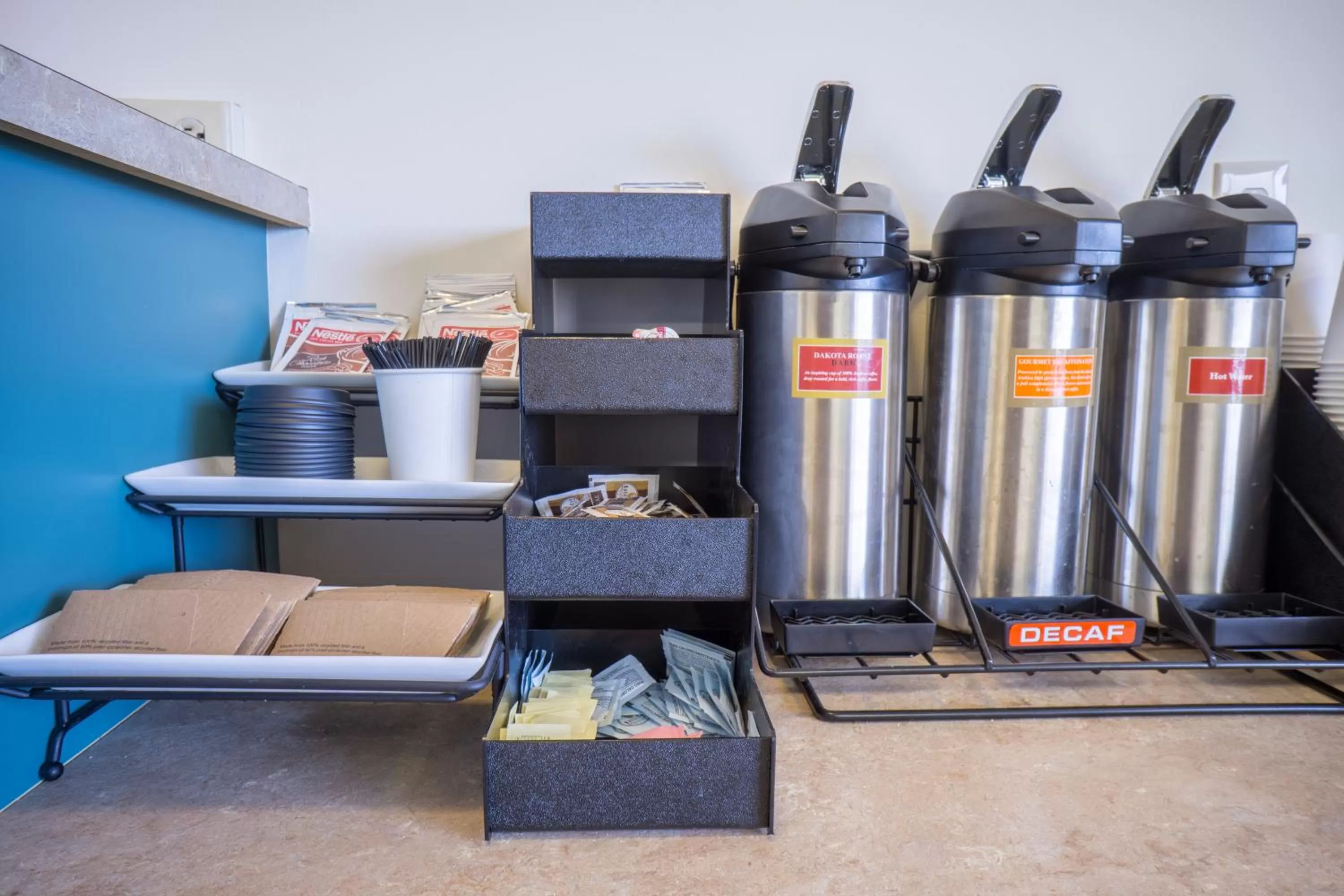 Coffee/tea facilities in Sunnyside Inn and Suites