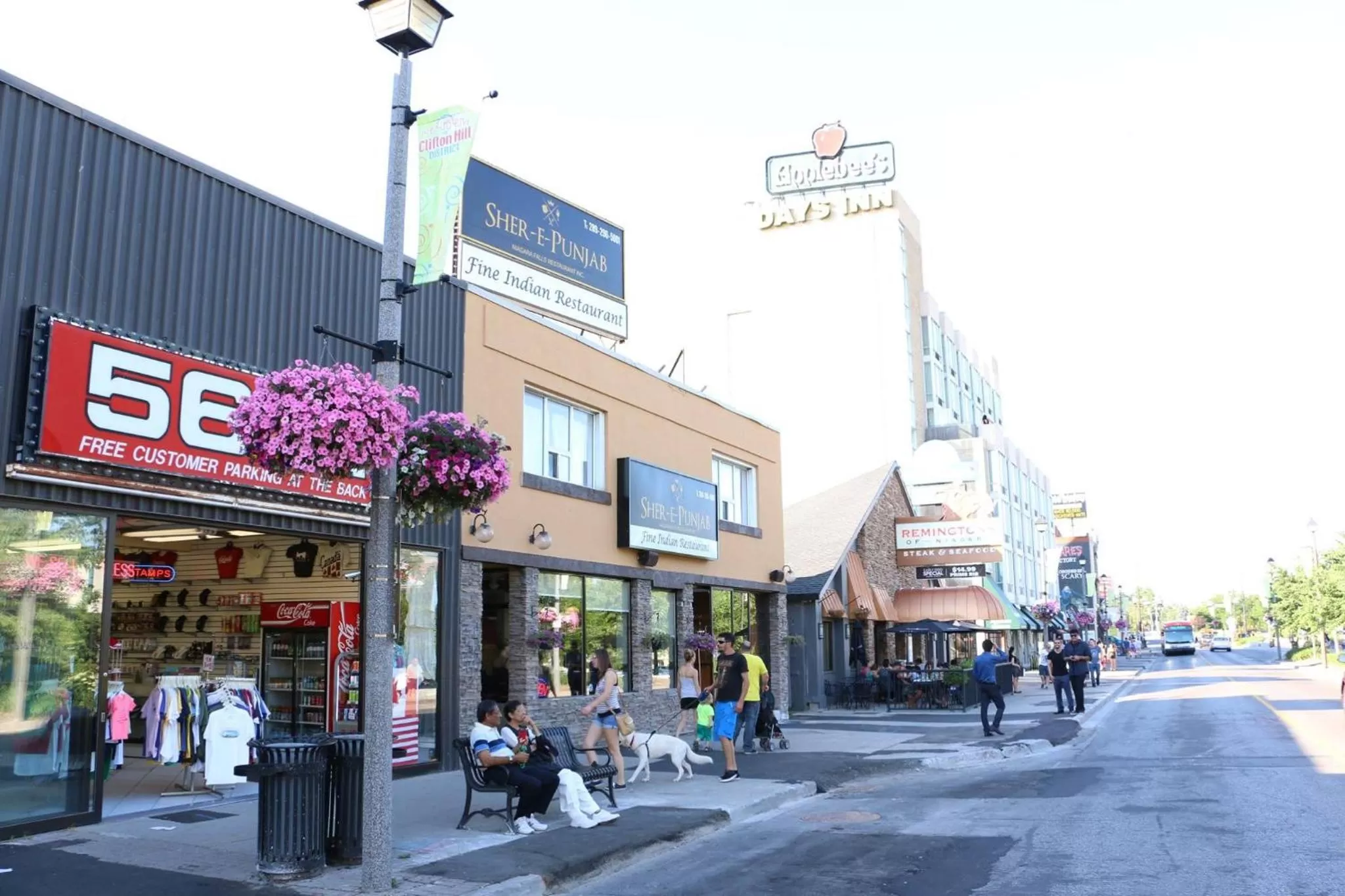 Food and drinks in The Falls Family Lodge