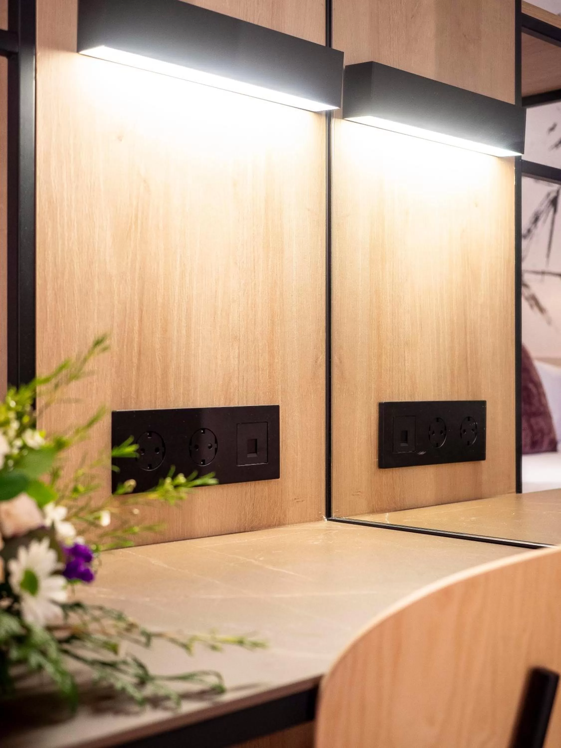 TV/Entertainment Center in Arcelon Hotel! New Opening! Nueva apertura 2023!