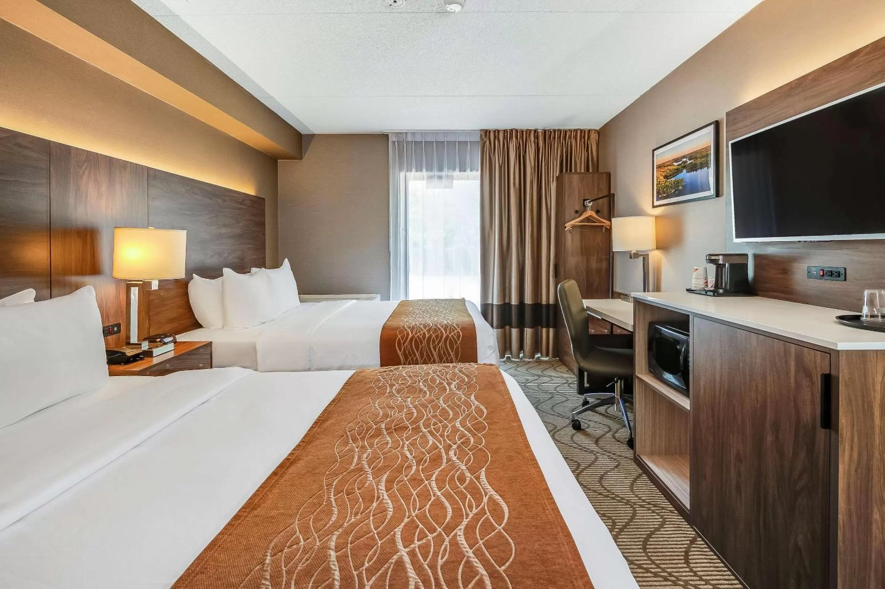 Bedroom, Bed in Comfort Inn Lakeshore