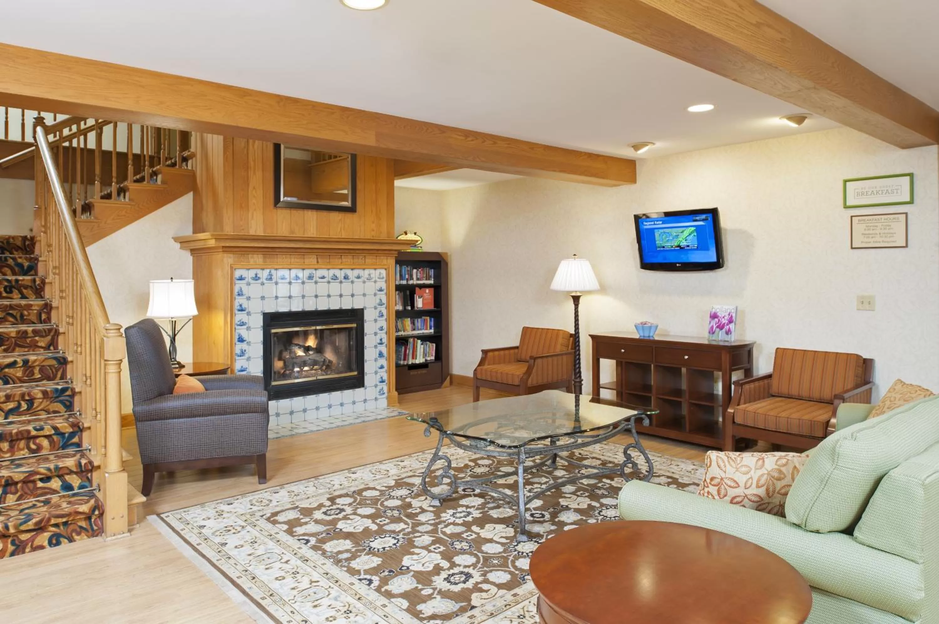 Lobby or reception in Country Inn & Suites by Radisson, Holland, MI