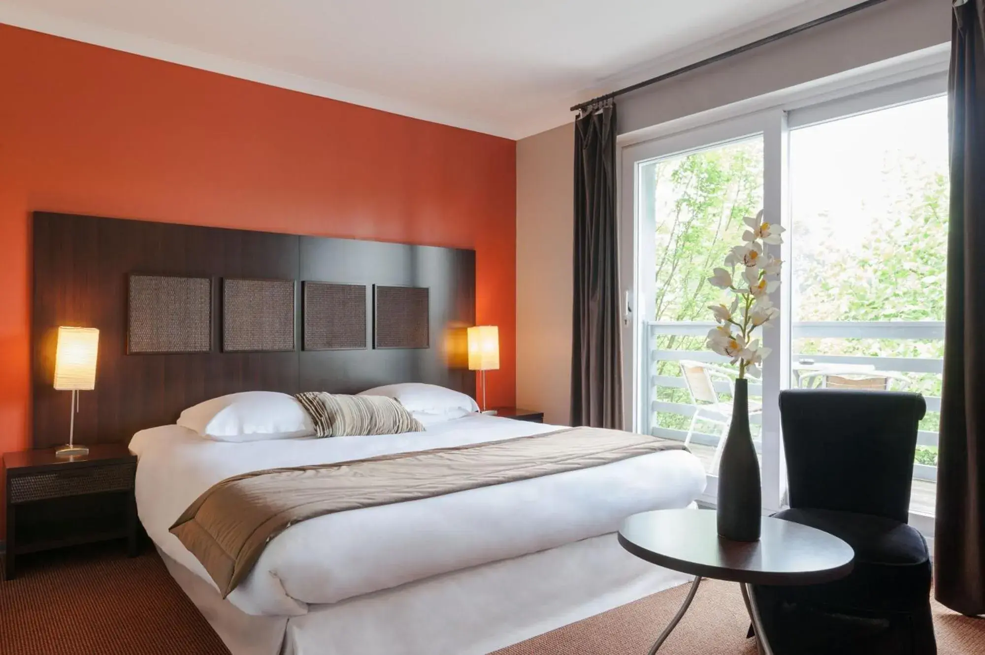Privilege Double Room with Courtyard View with terrace or balcony in Les Jardins d'Ulysse, The Originals Relais Le Touquet Privilege Double Room with Courtyard View with terrace or balcony in Les Jardins d'Ulysse, The Originals Relais Le Touquet