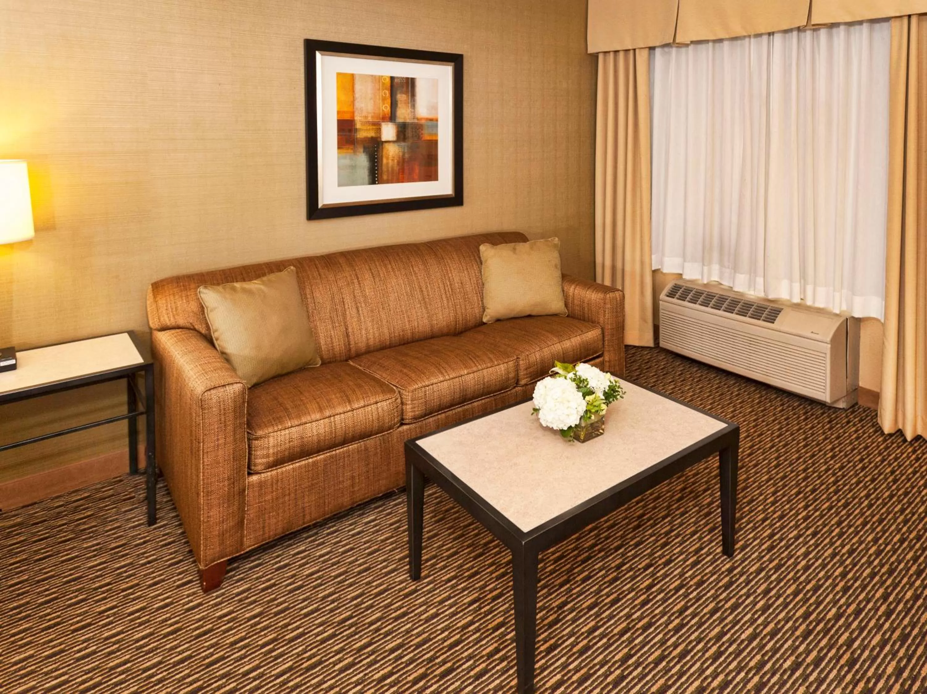 Seating area in The Inn on Lake Superior