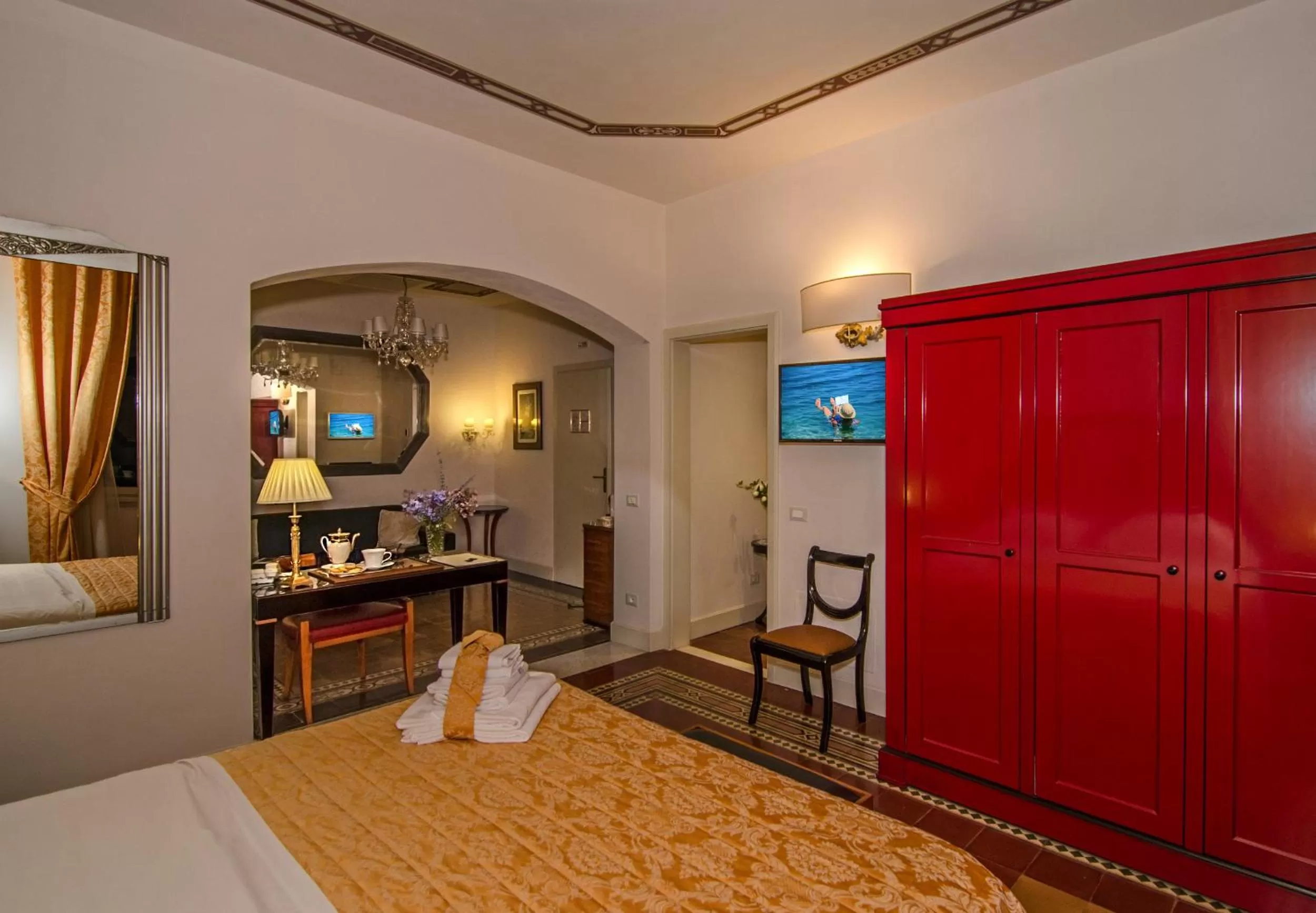 Photo of the whole room, Bed in Lucca in Azzurro Maison de Charme