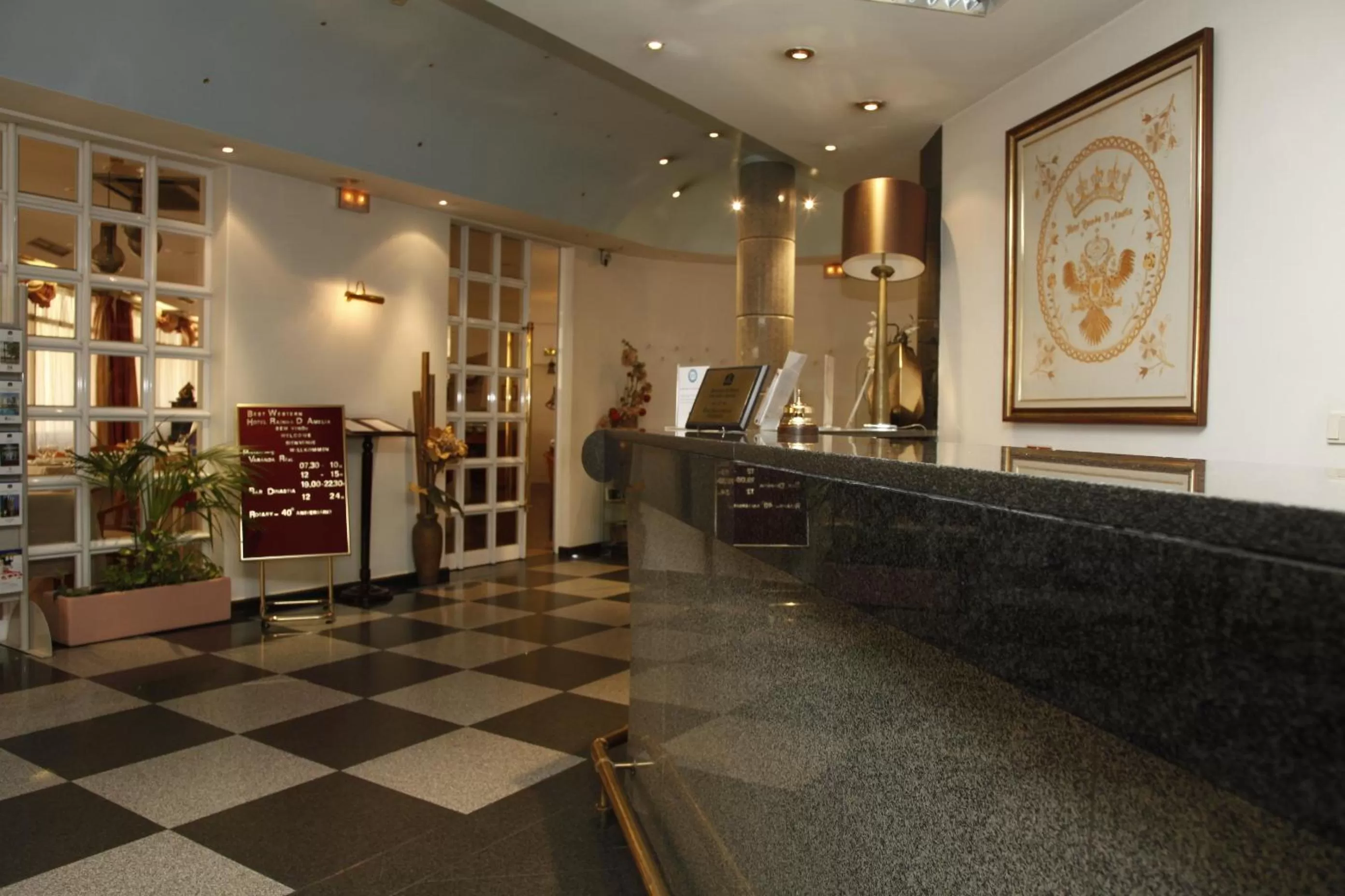 Lobby or reception in Hotel Rainha D. Amélia, Arts & Leisure