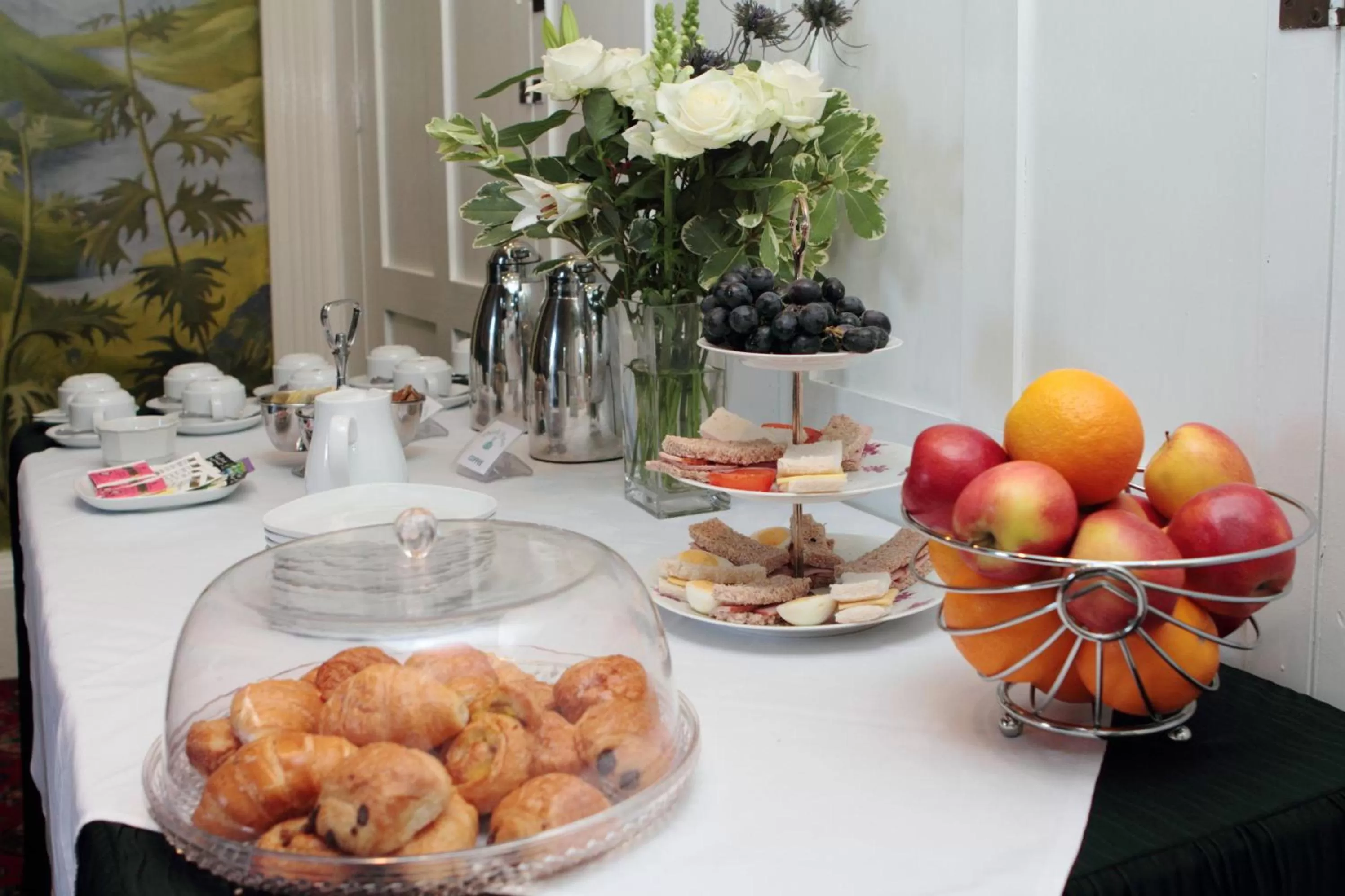 Food and drinks in Thistle Hotel