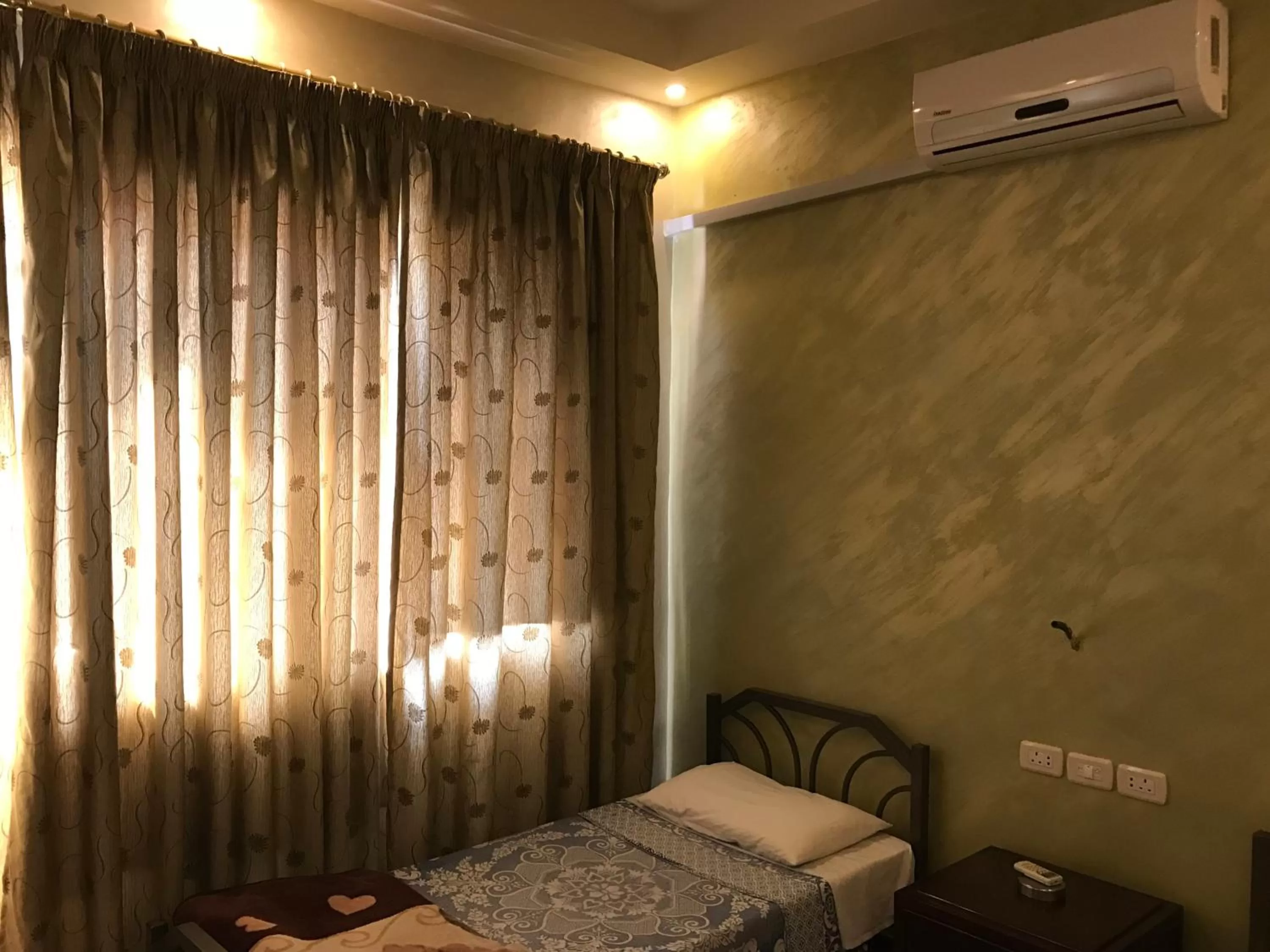 Sun Rise Hotel & Hostel & Tours