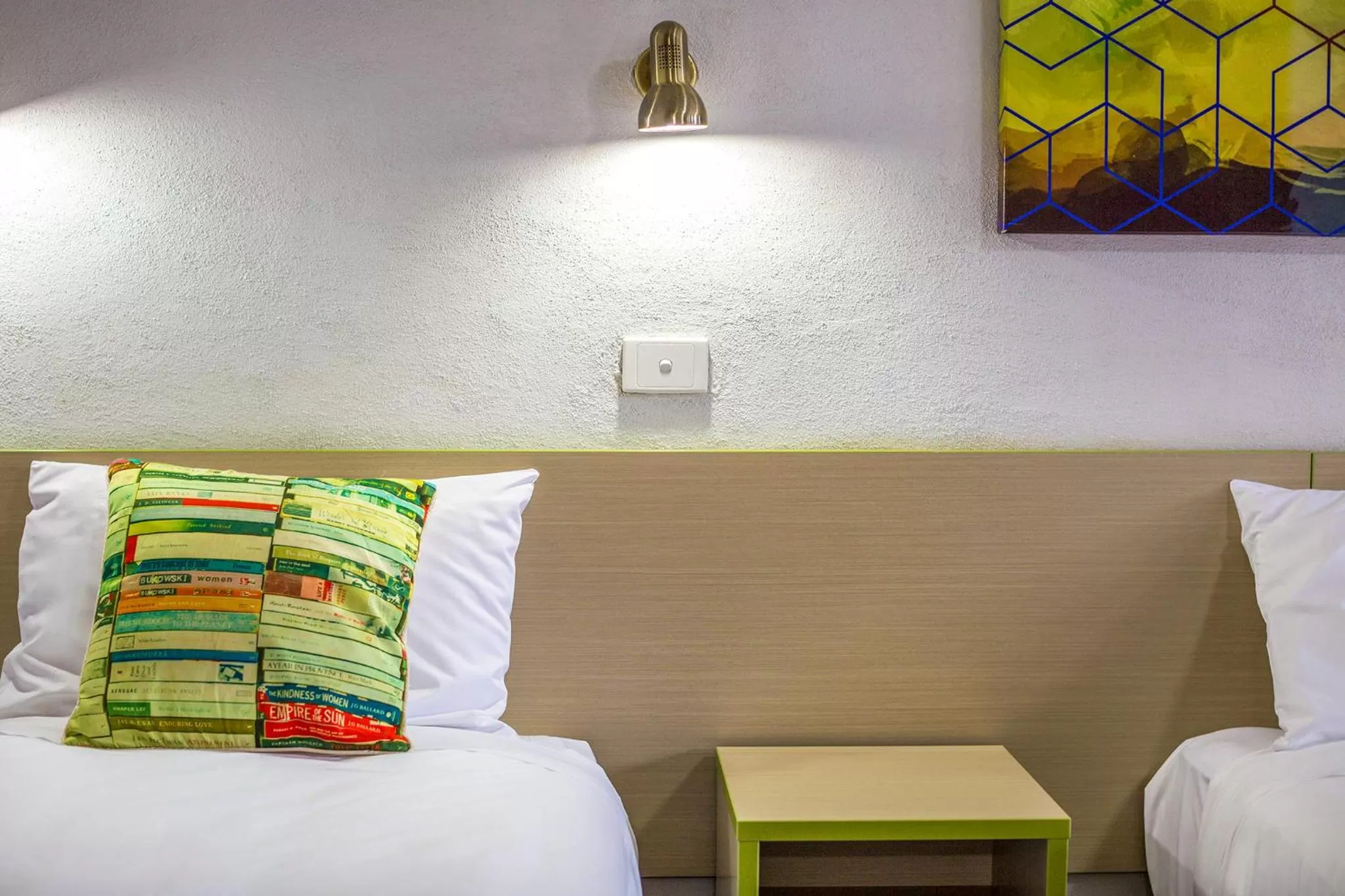 Bed in Boomerang Hotel