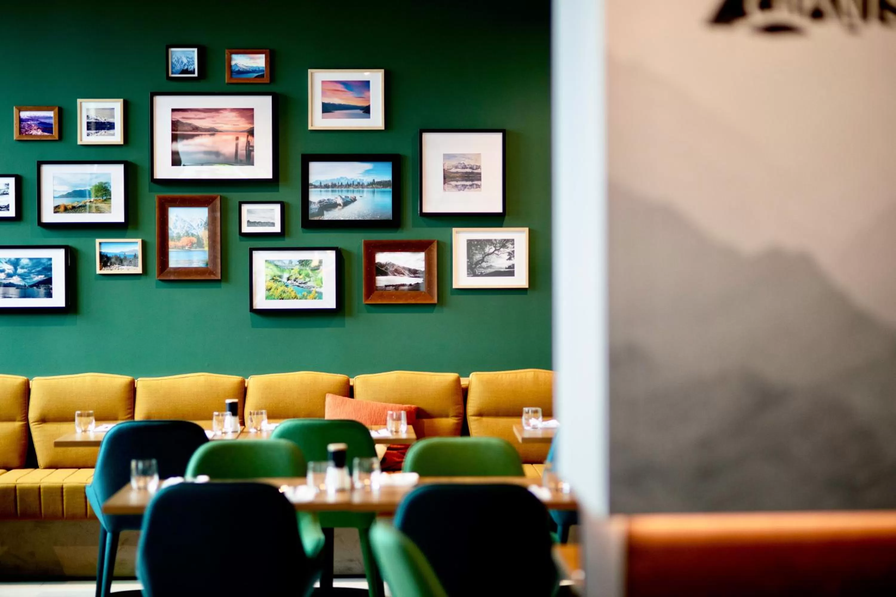 Restaurant/places to eat in Holiday Inn Queenstown Remarkables Park