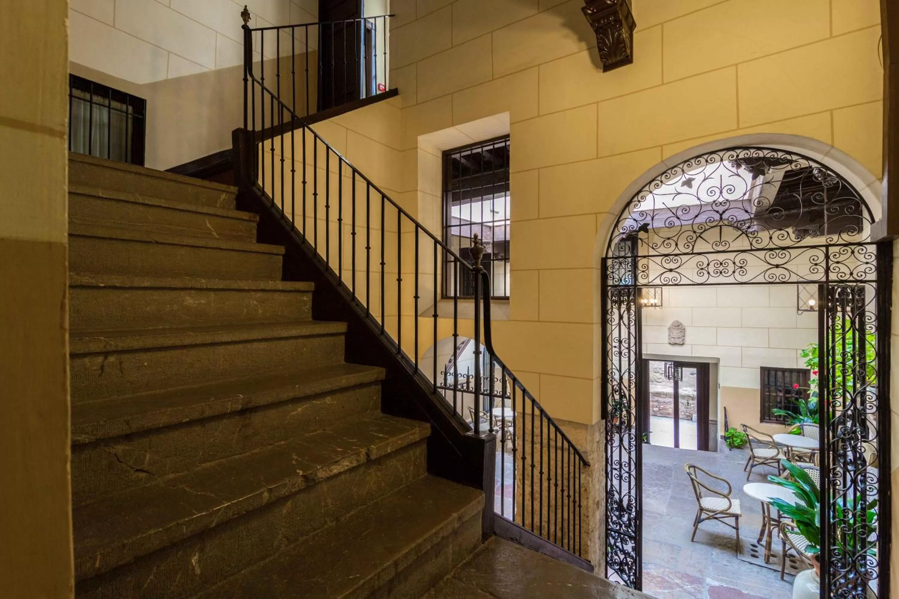 Property building in Palacio de Mariana Pineda