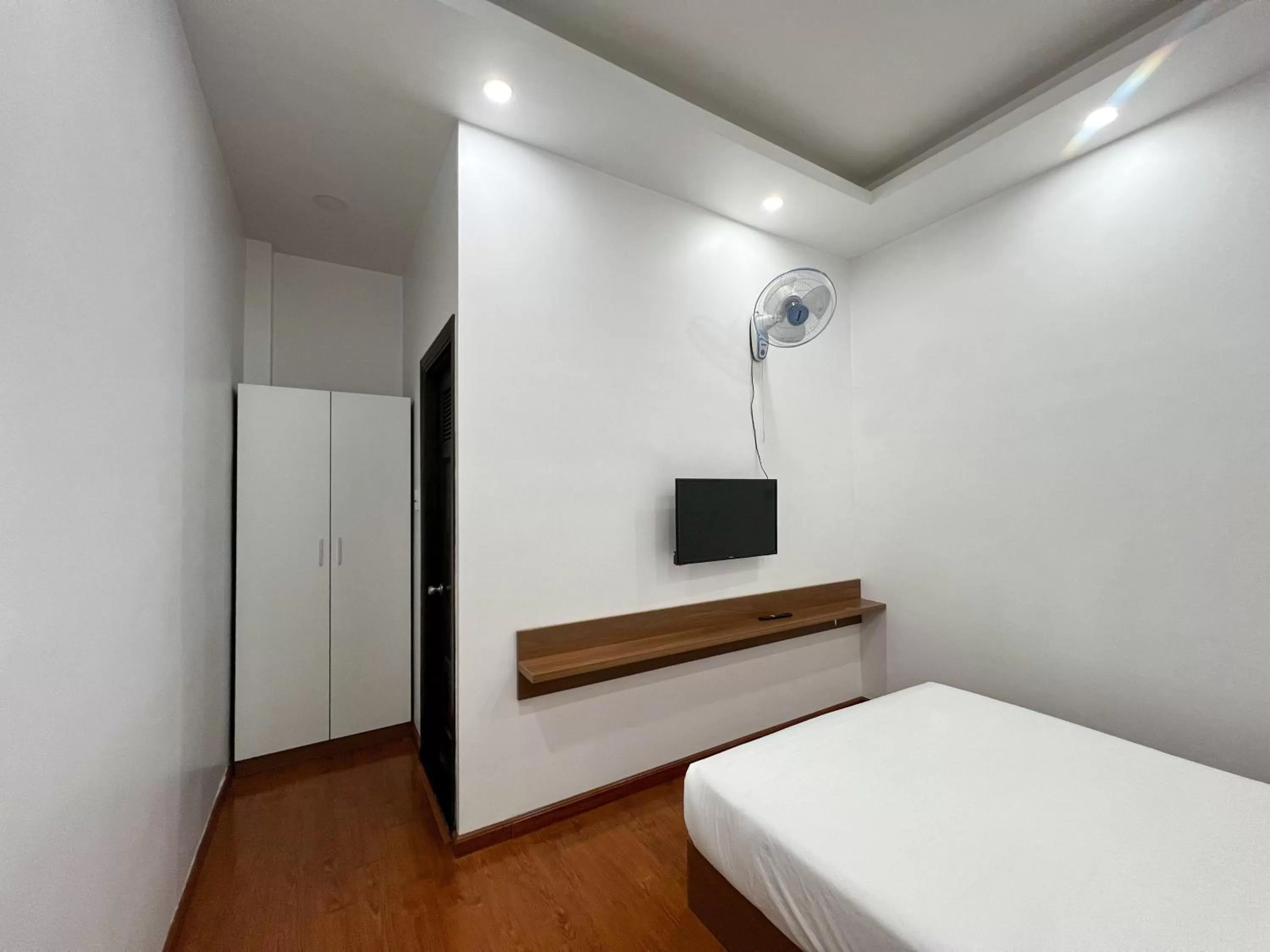 TV and multimedia, TV/Entertainment Center in Sky Hotel - Dalat Vania