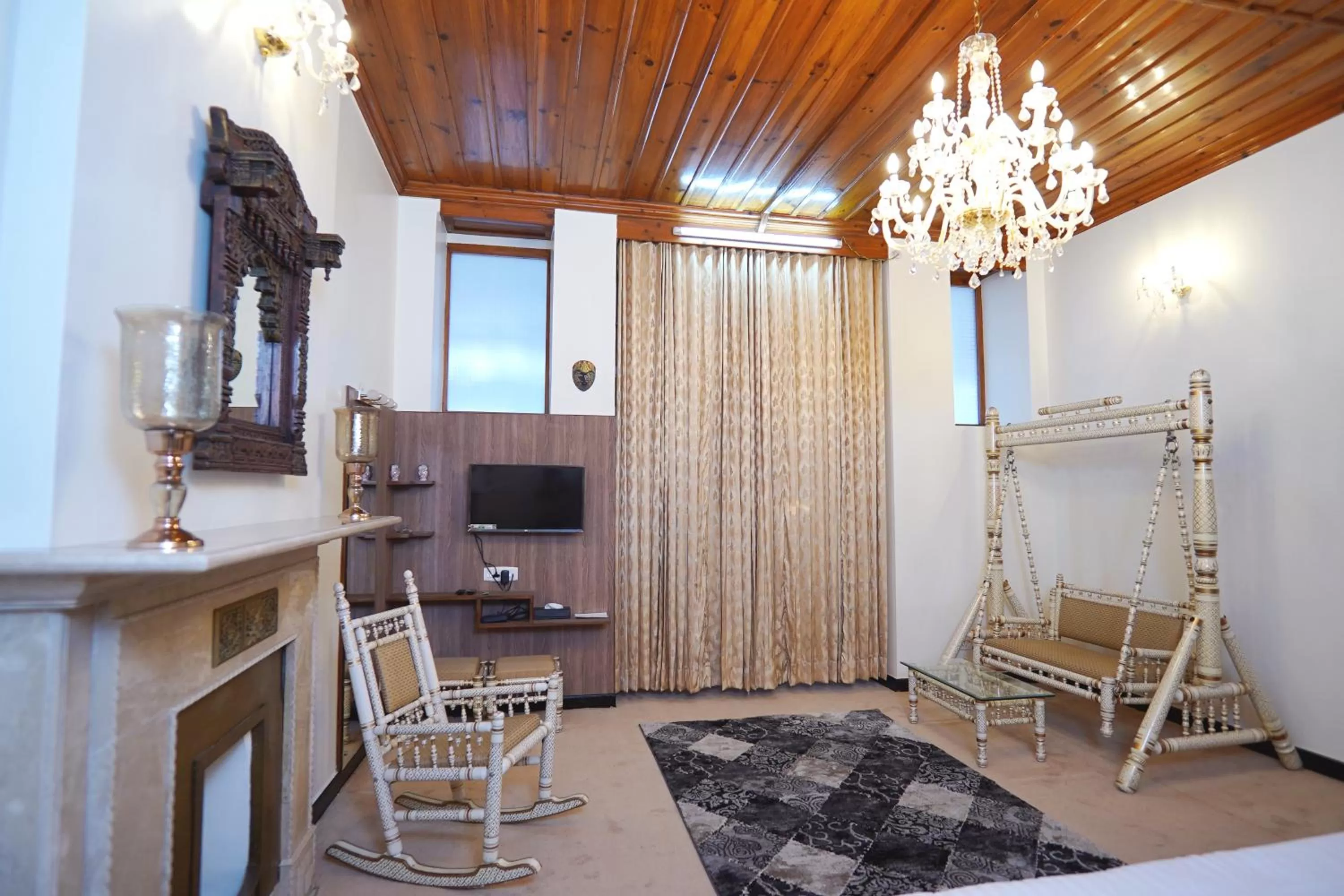 TV and multimedia, TV/Entertainment Center in The Edgeworth