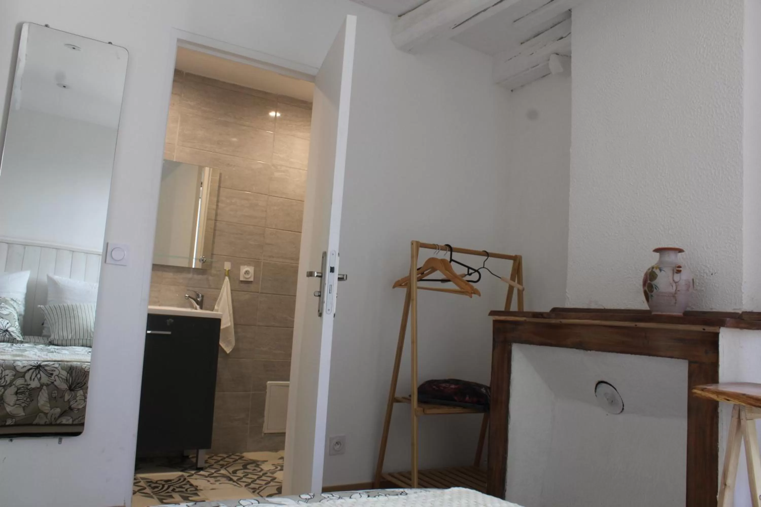 Bedroom, Bathroom in AU BOL D'AIR