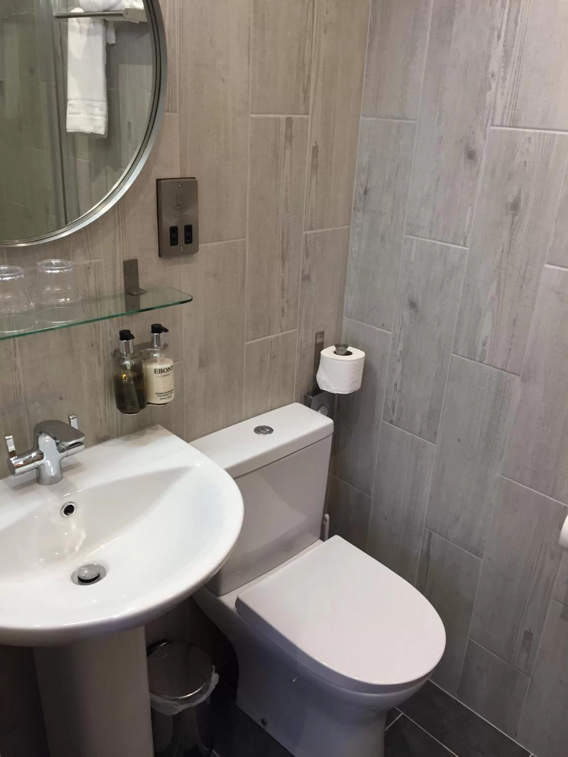 Toilet in Carlton Hotel