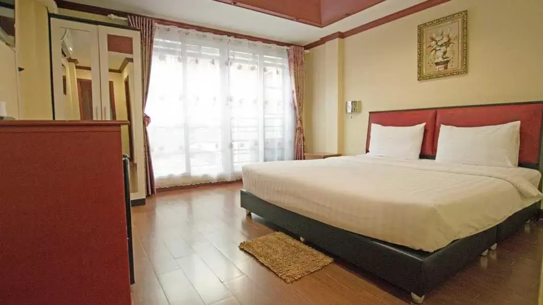 Standard King Room in Bluebird Inn Pattaya Standard King Room in Bluebird Inn Pattaya