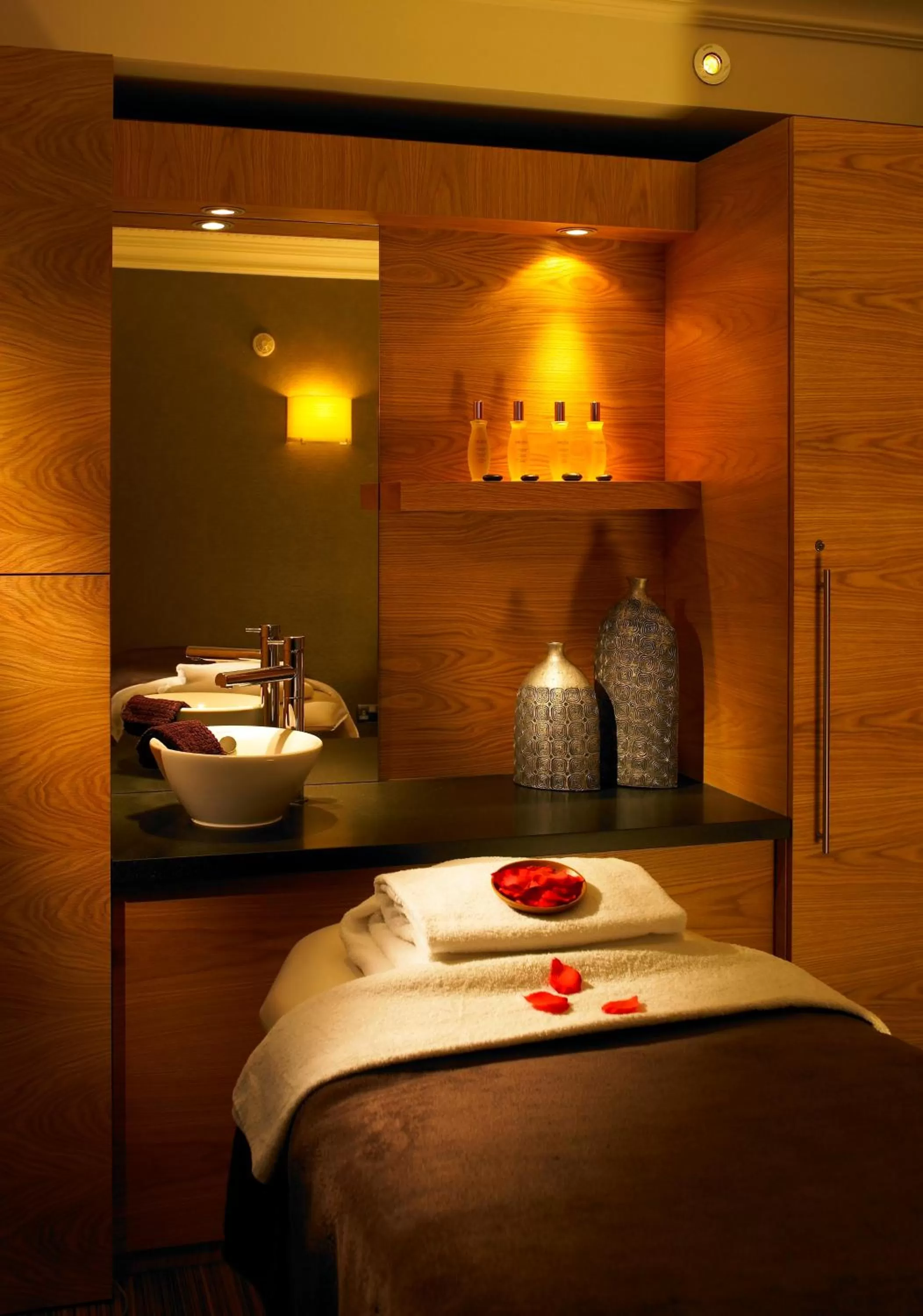 Spa and wellness centre/facilities, Bed in Sprowston Manor Hotel, Spa & Golf