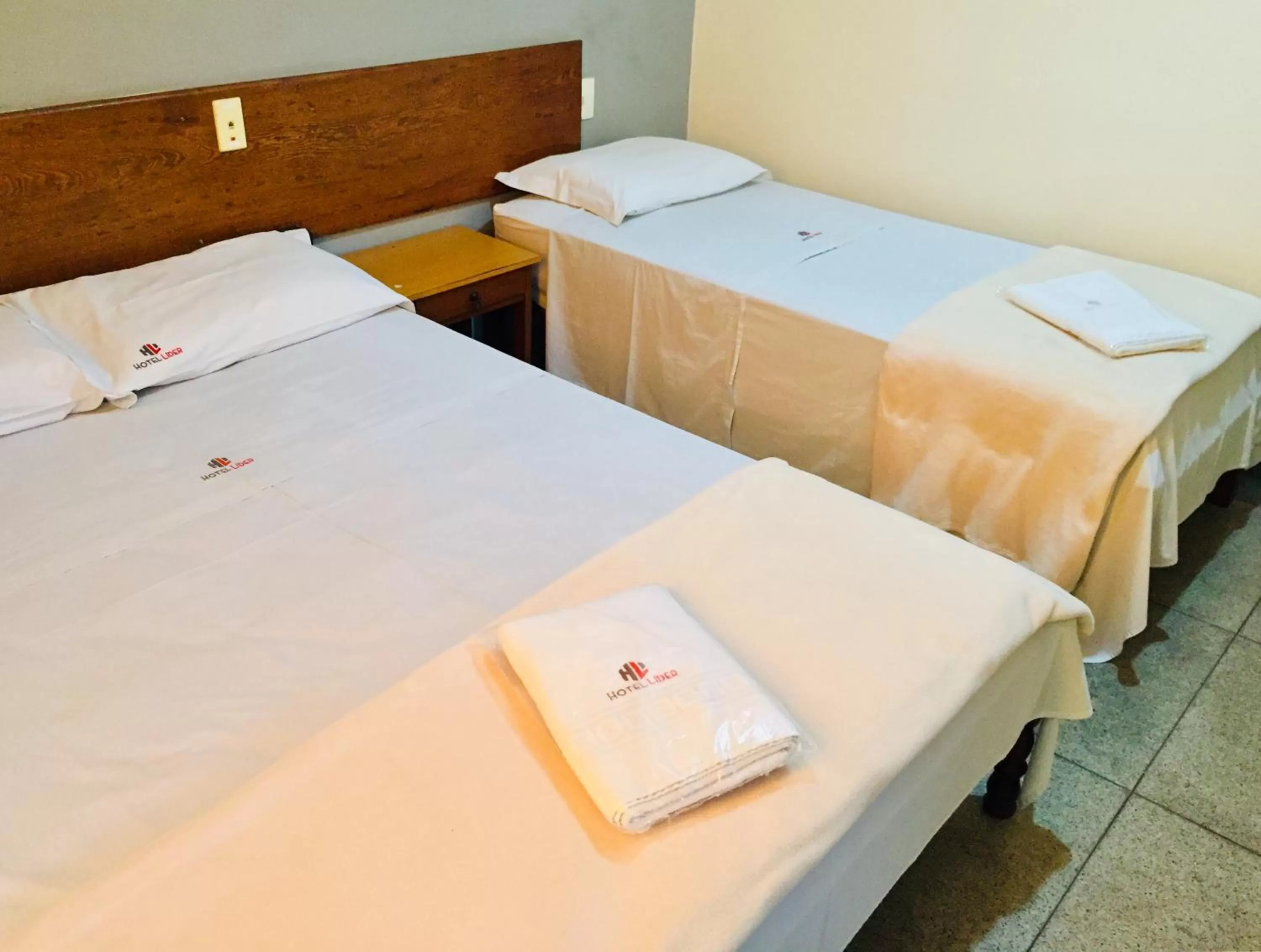 Bed in Hotel Líder - By UP Hotel