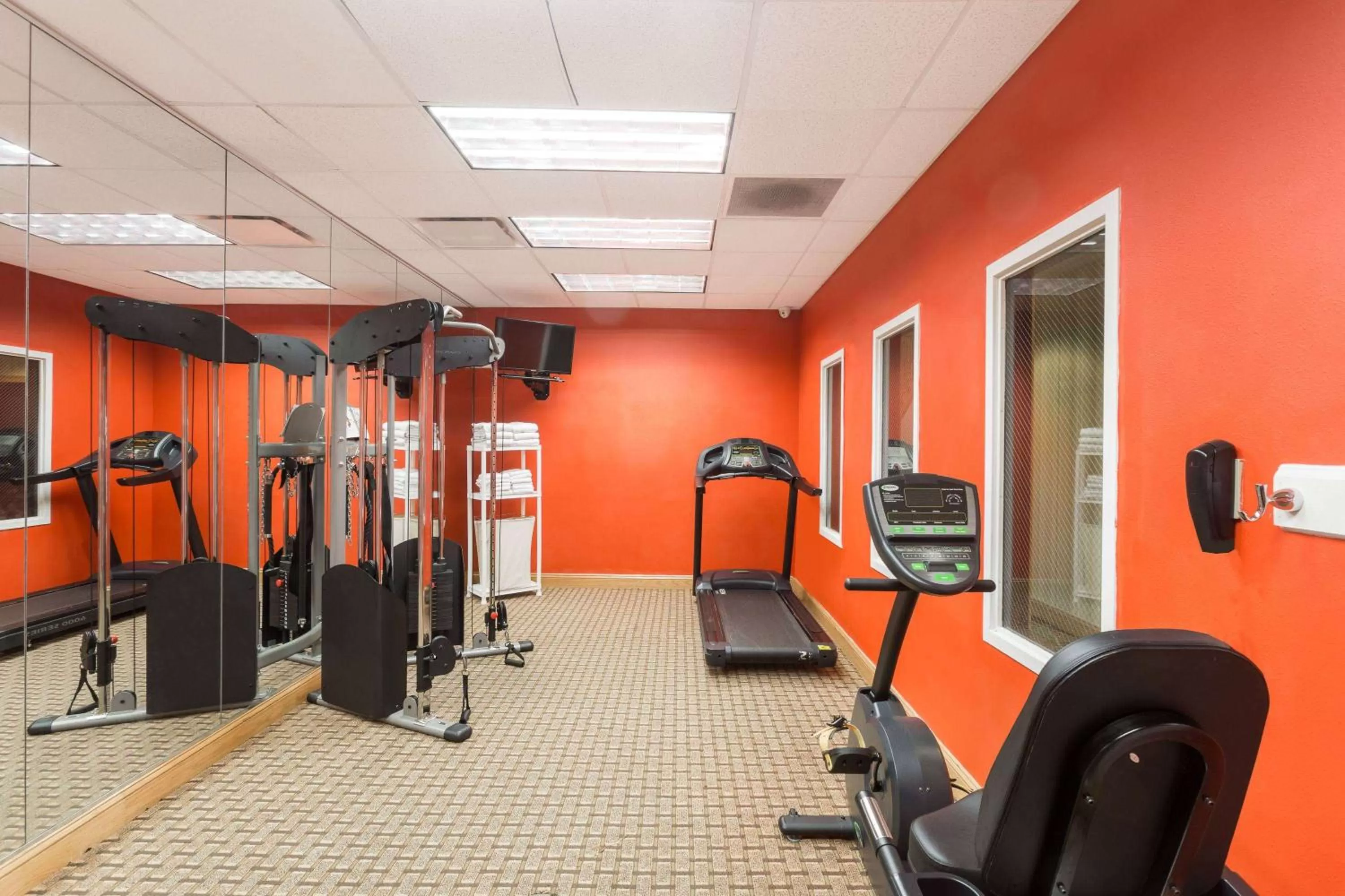 Fitness centre/facilities in Baymont by Wyndham Fort Myers Airport