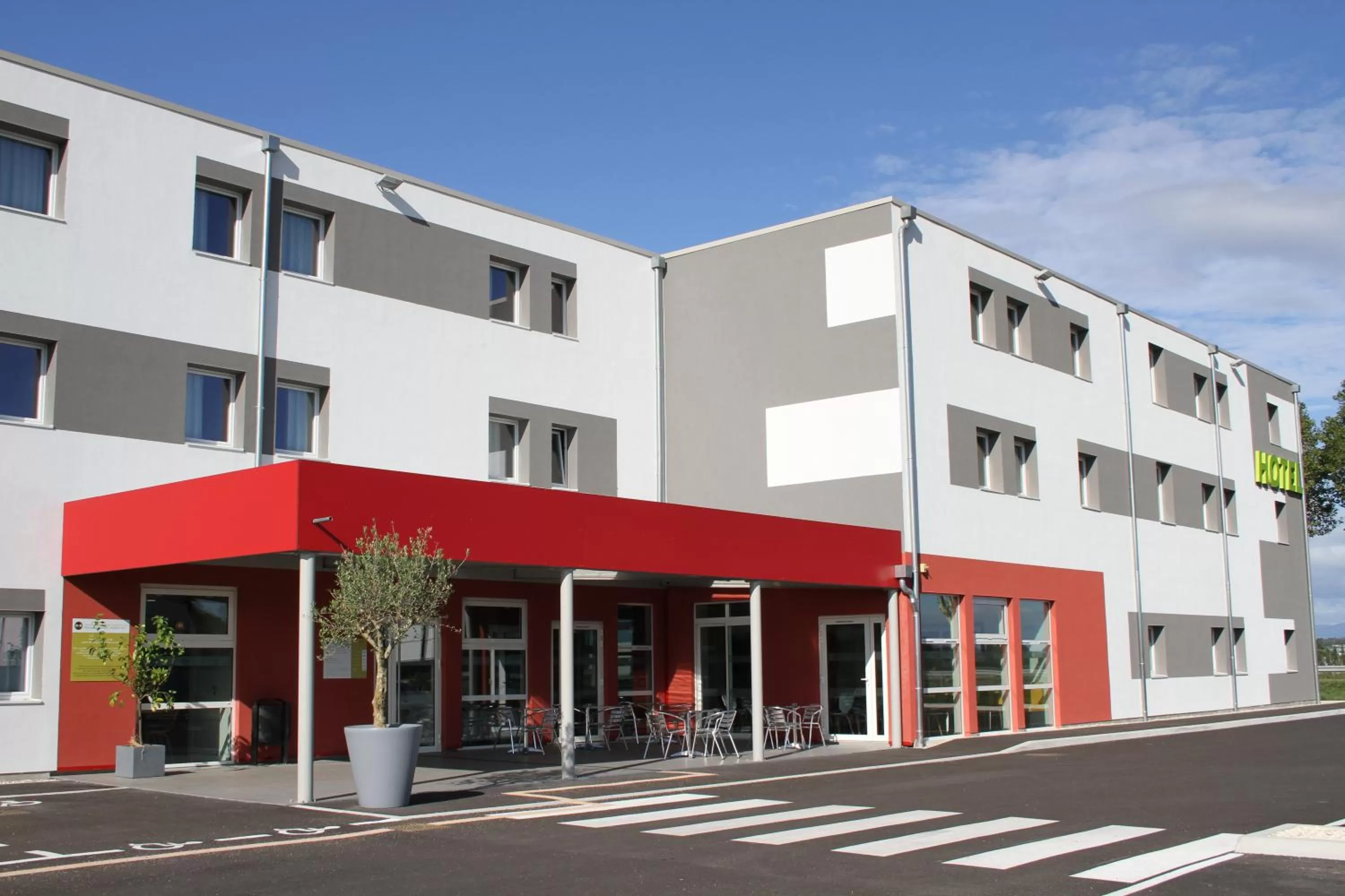 Property building in B&B HOTEL Valence TGV Romans