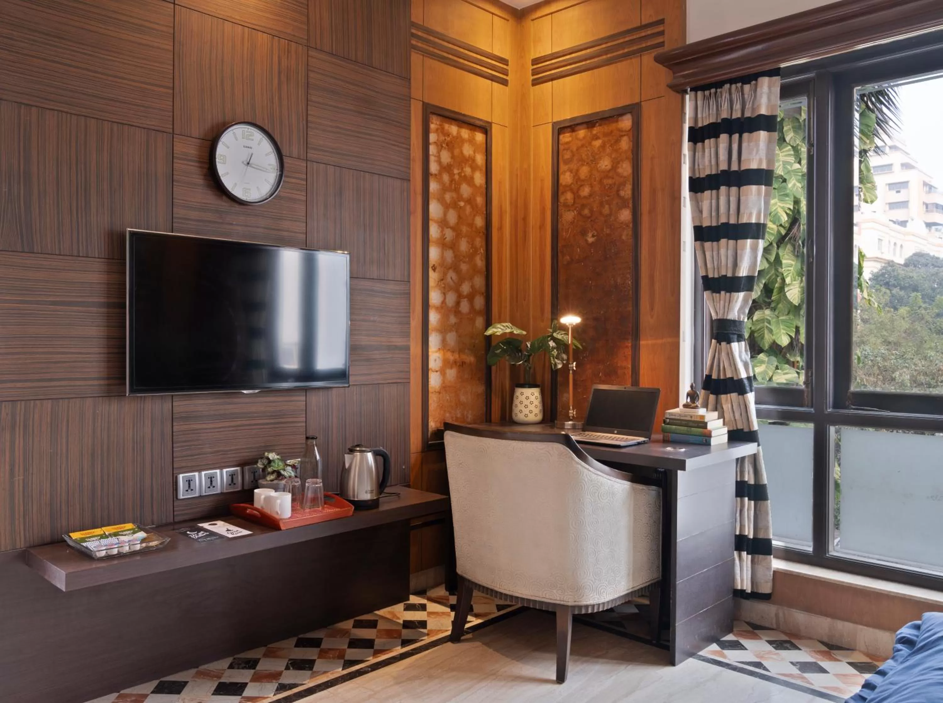 TV and multimedia in The Moira - Bed and Breakfast