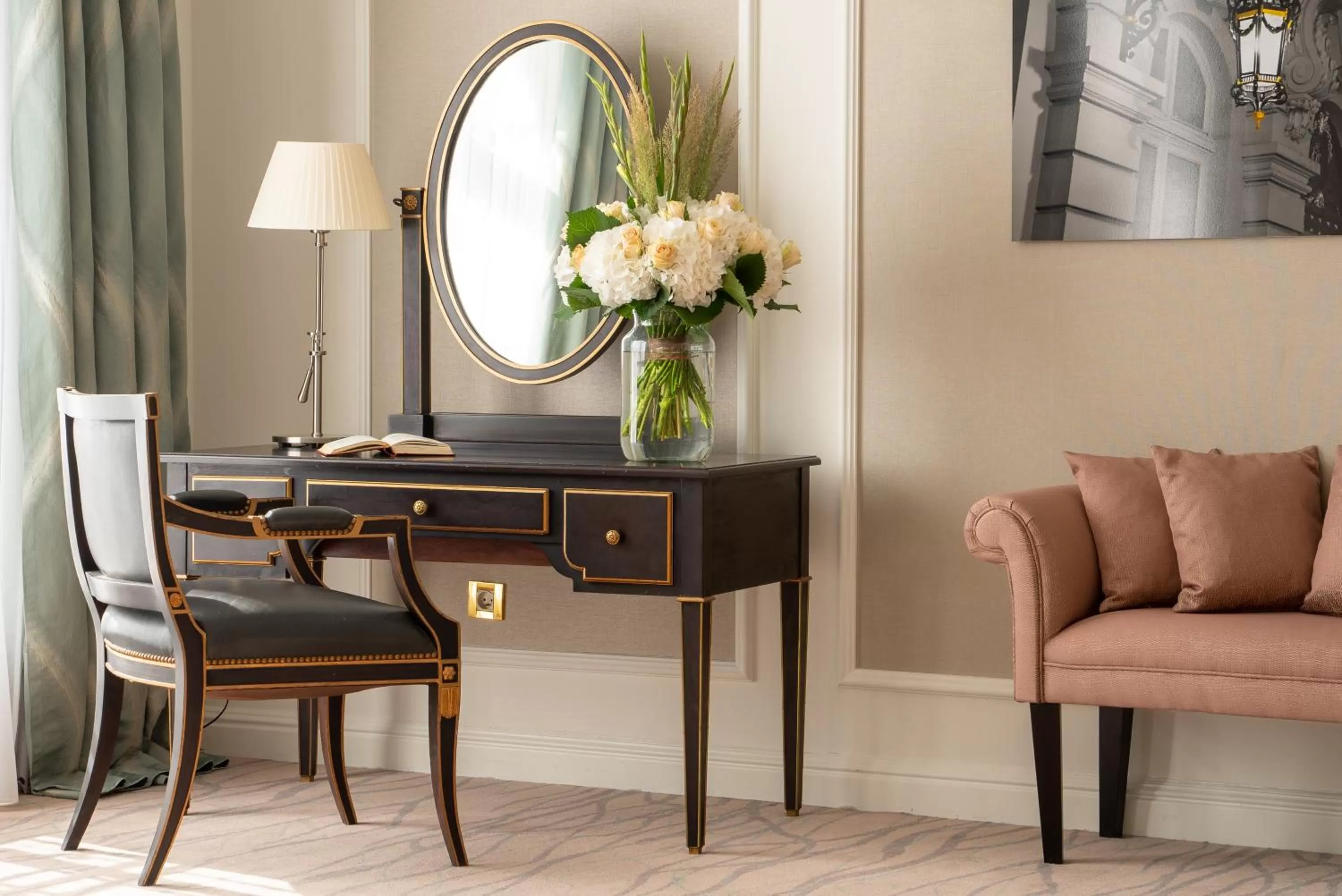 Bedroom in Steigenberger Icon Wiltcher's