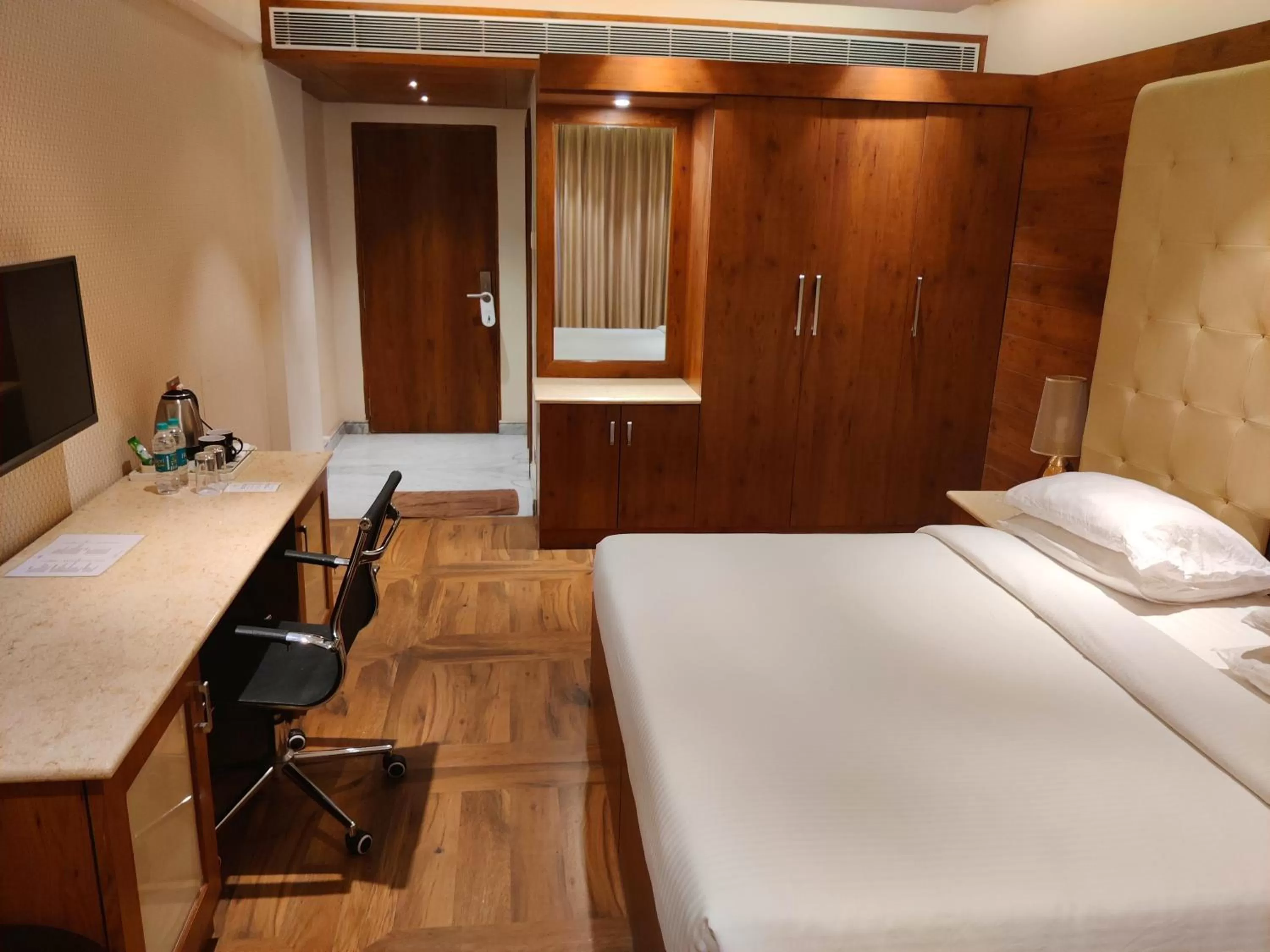 Bedroom in White Lotus Hotel