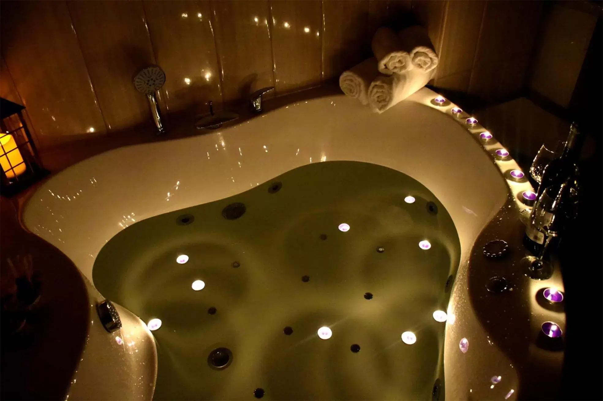 Deluxe Suite in Hotel and winery LOZAR Deluxe Suite in Hotel and winery LOZAR