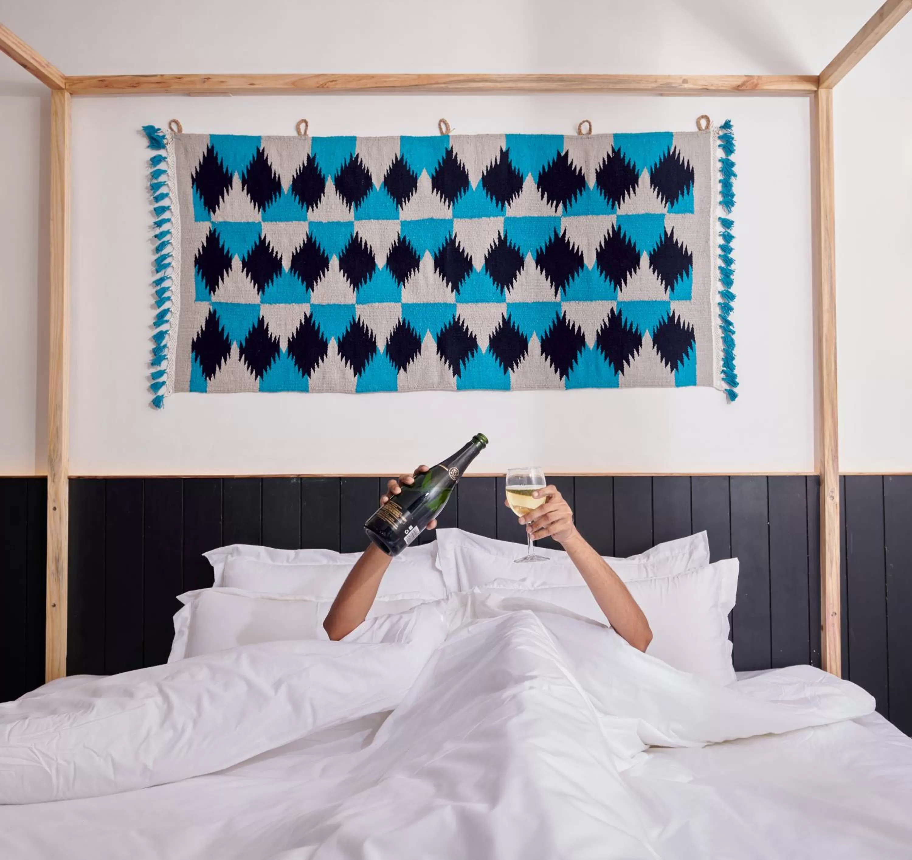 People in Poshtel VNS