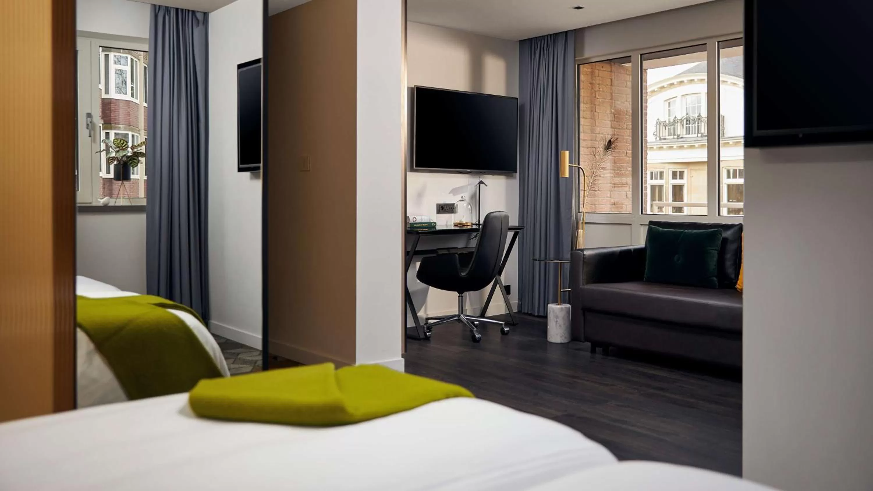 Living room, Bed in Park Plaza Vondelpark Amsterdam