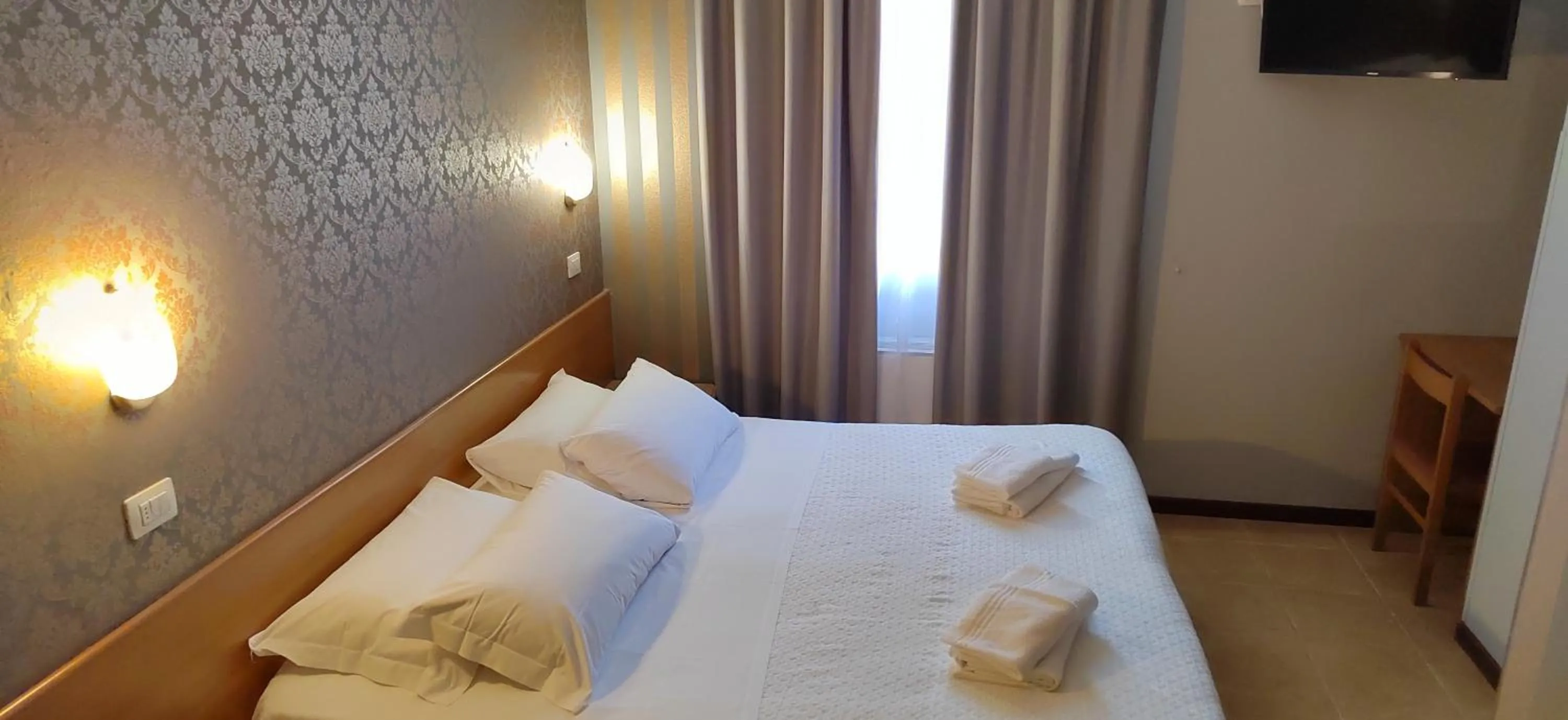 Photo of the whole room, Bed in Hotel Nuovo Rondò