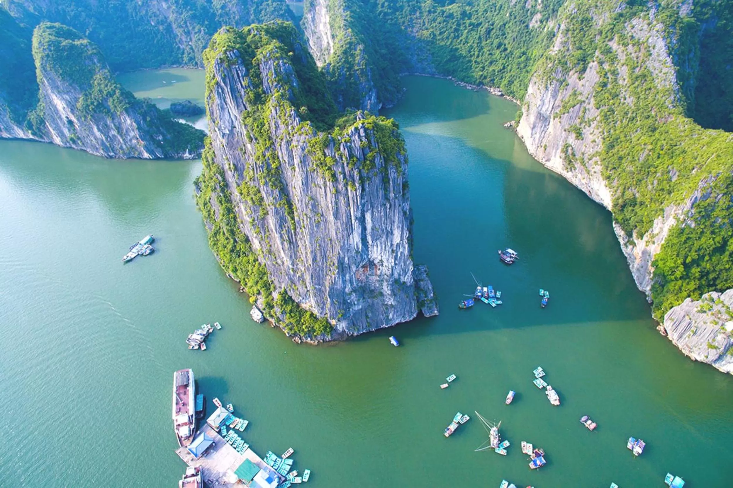 Mountain view in Alex Ha Long Hotel