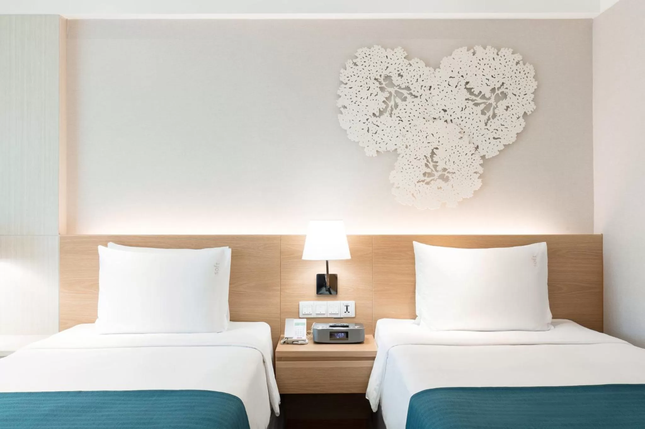 Photo of the whole room, Bed in Holiday Inn Bangkok by IHG