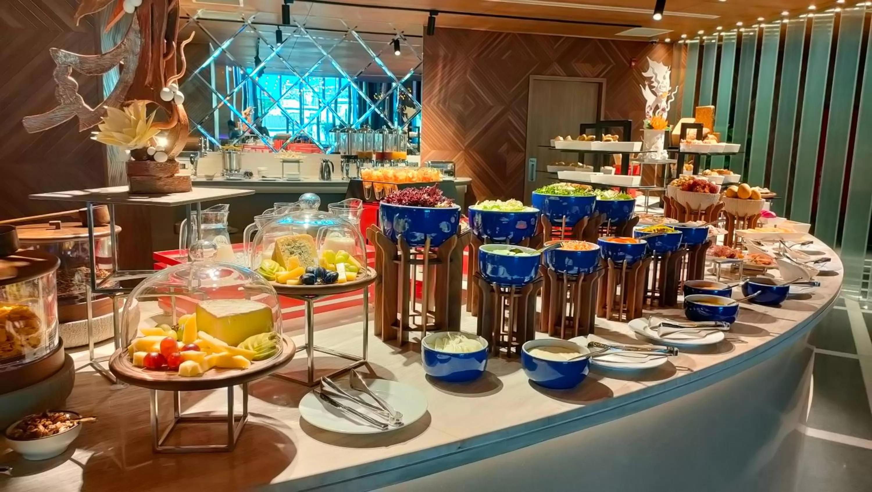 Buffet breakfast in SUN & MOON, Riverside Hotel