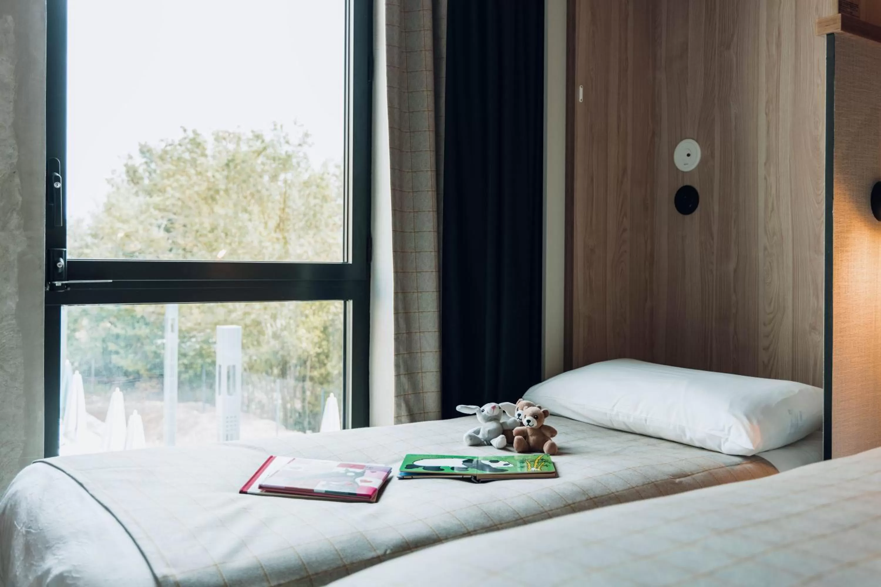 Bedroom, Bed in greet Hotel La Rochelle Centre