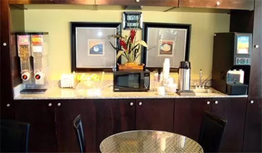 Breakfast in Days Inn by Wyndham Lafayette Scott