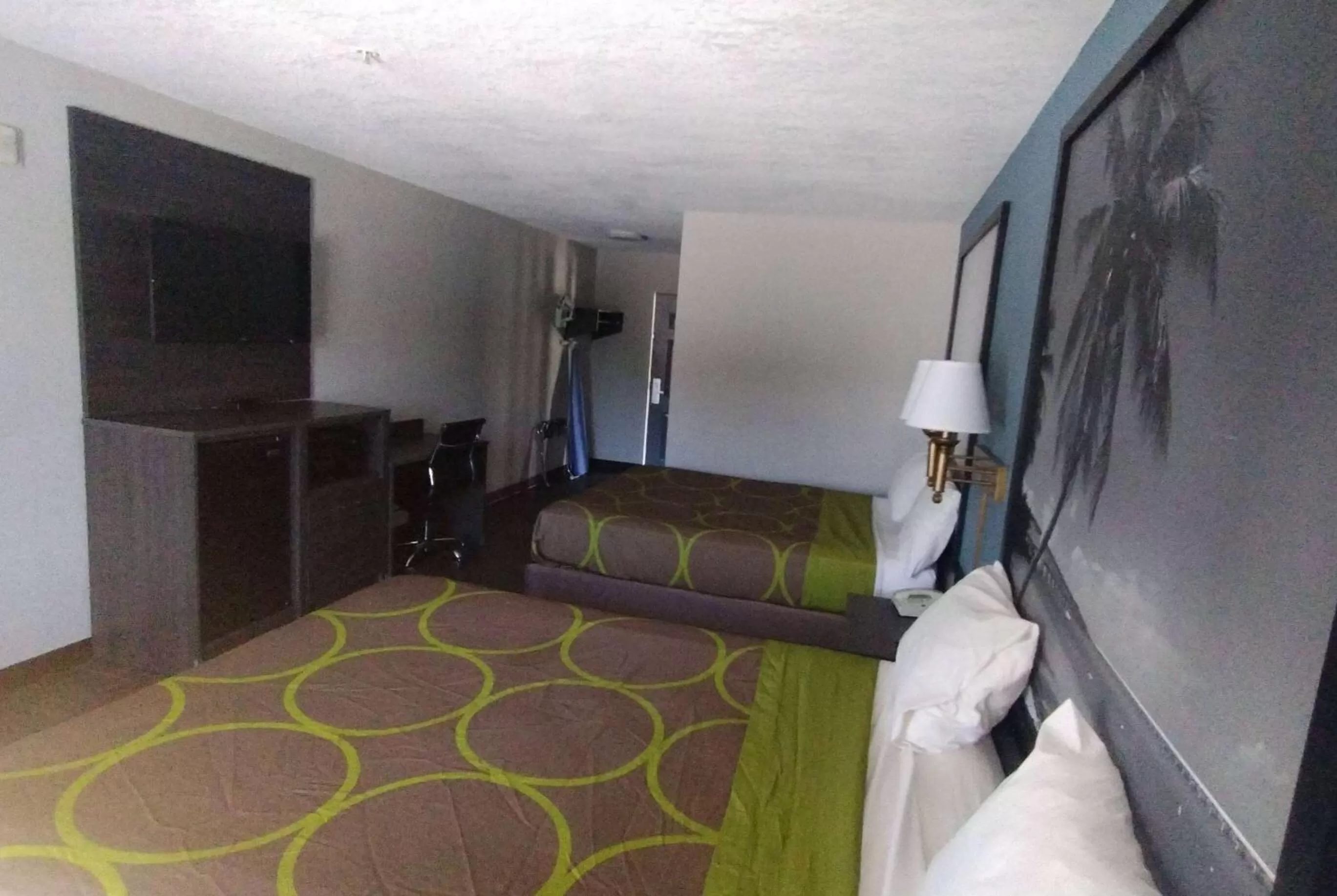 Photo of the whole room, Bed in Super 8 Motel by Wyndham near Fort Lauderdale Arpt