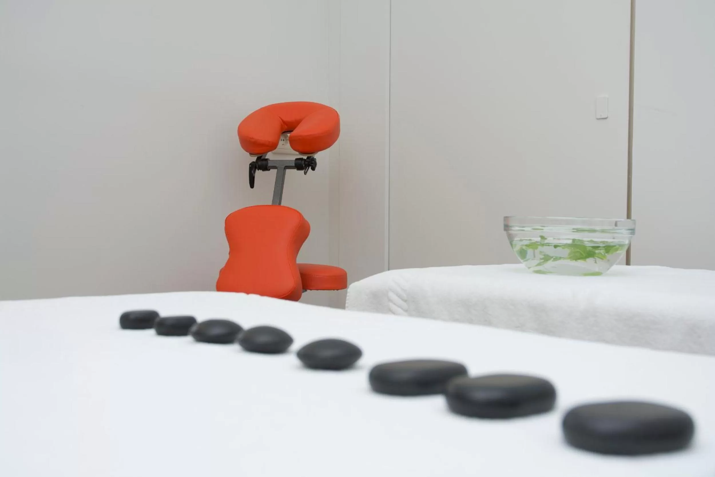 Property building, Bed in Hotel Rainha D. Amélia, Arts & Leisure