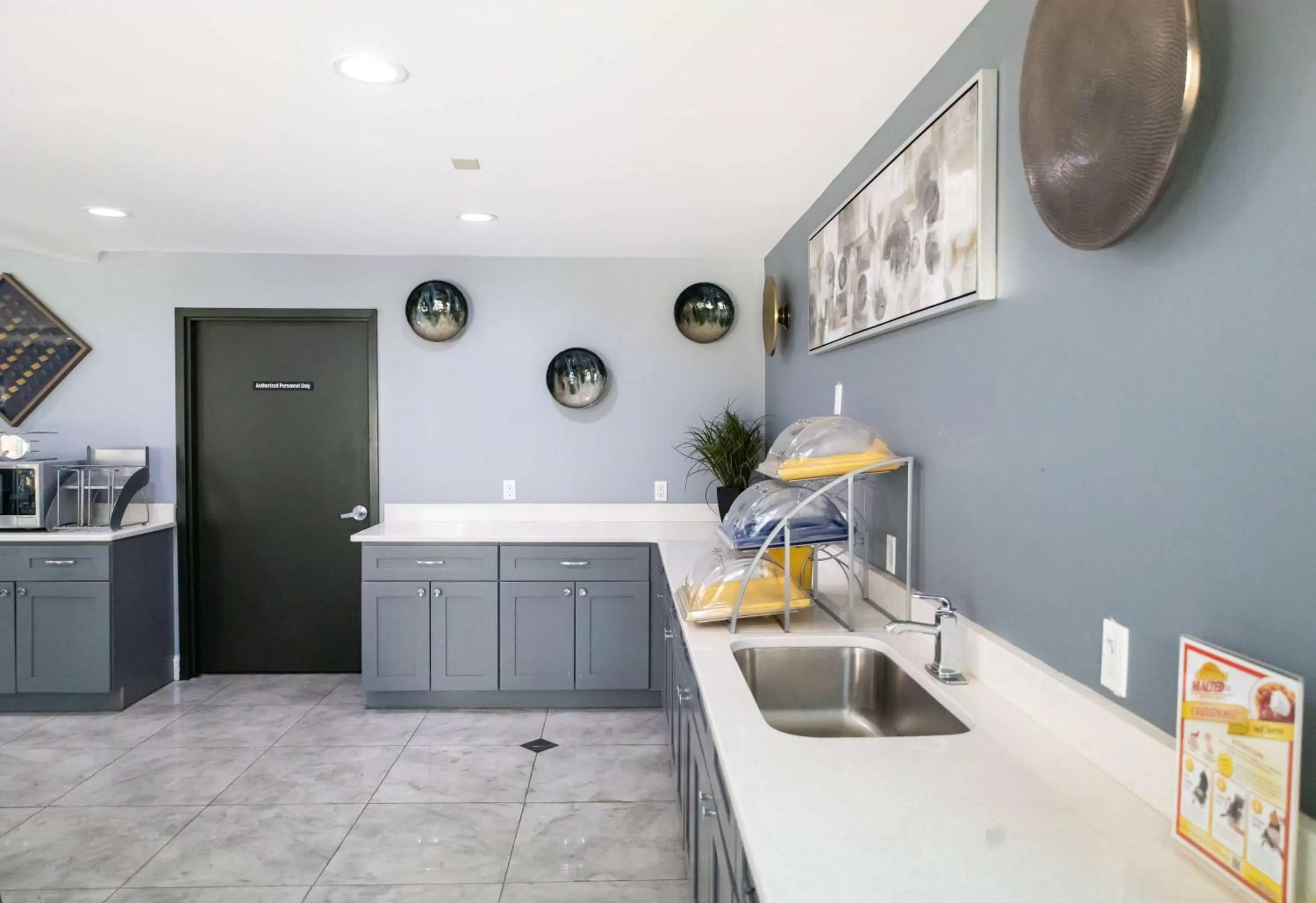 Restaurant/places to eat in Days Inn by Wyndham College Park Atlanta Airport South