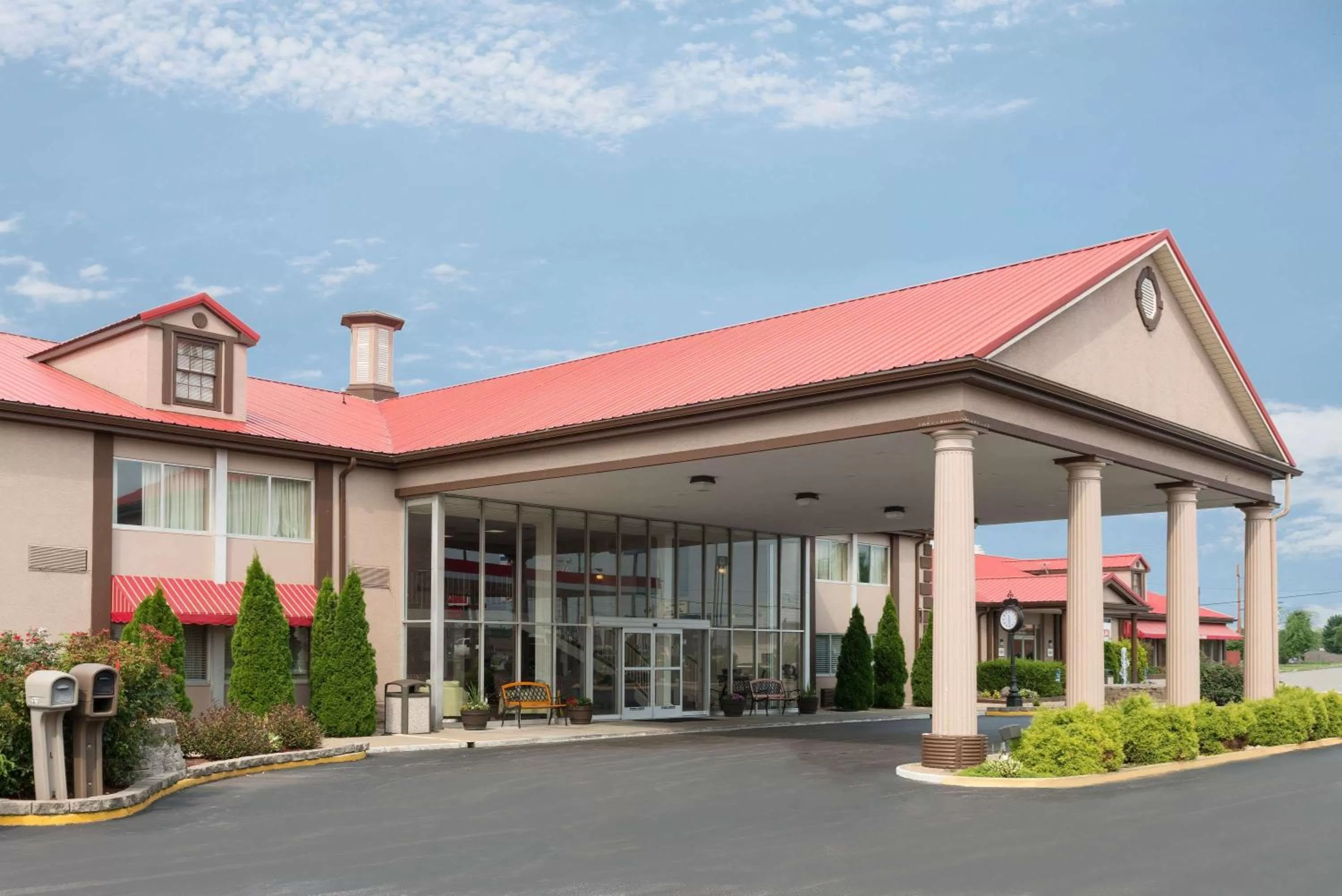 Ramada by Wyndham Bowling Green