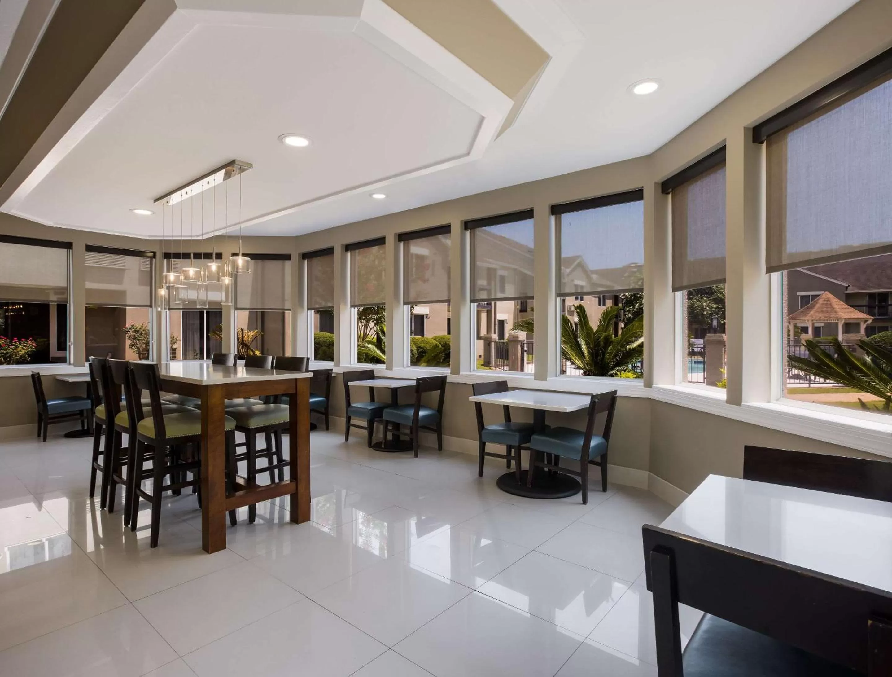 Breakfast in MainStay Suites Savannah Midtown